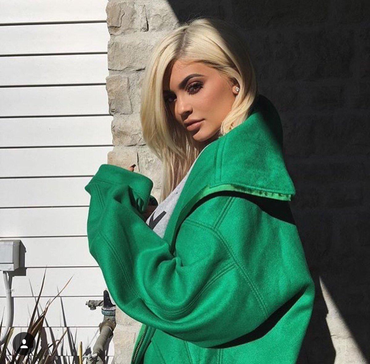1200x1179 Kylie Jenner at her