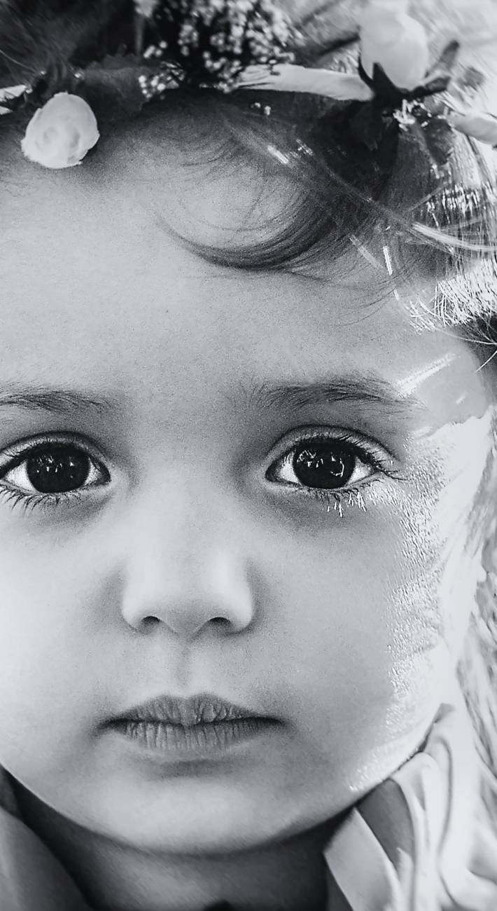 710x1300 Cute Baby Girl Wallpaper Background HD Image