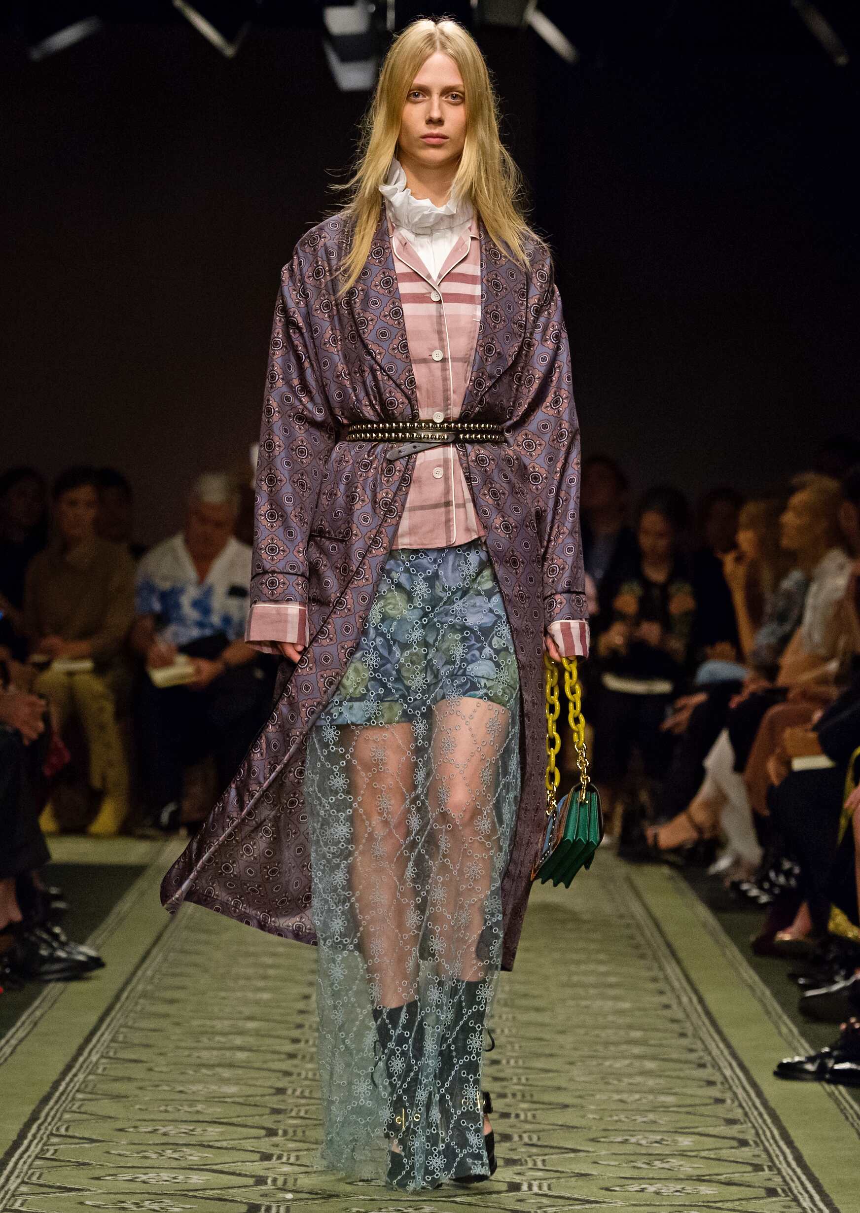 1744x2460 London Fashion Week 2017 Burberry