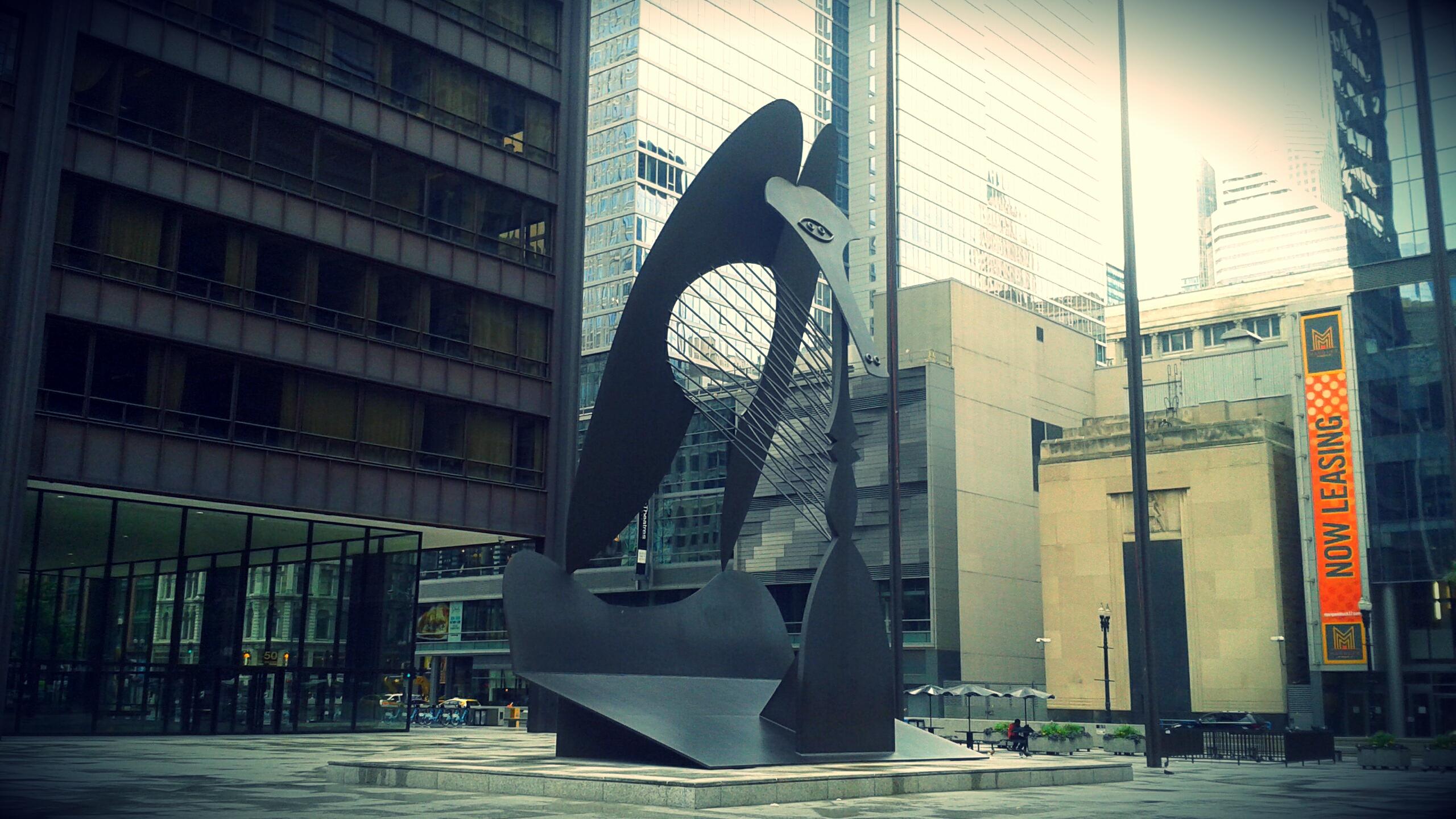 2560x1440 Baboon Chicago Picasso Sculpture Wallpaper:2560x1440