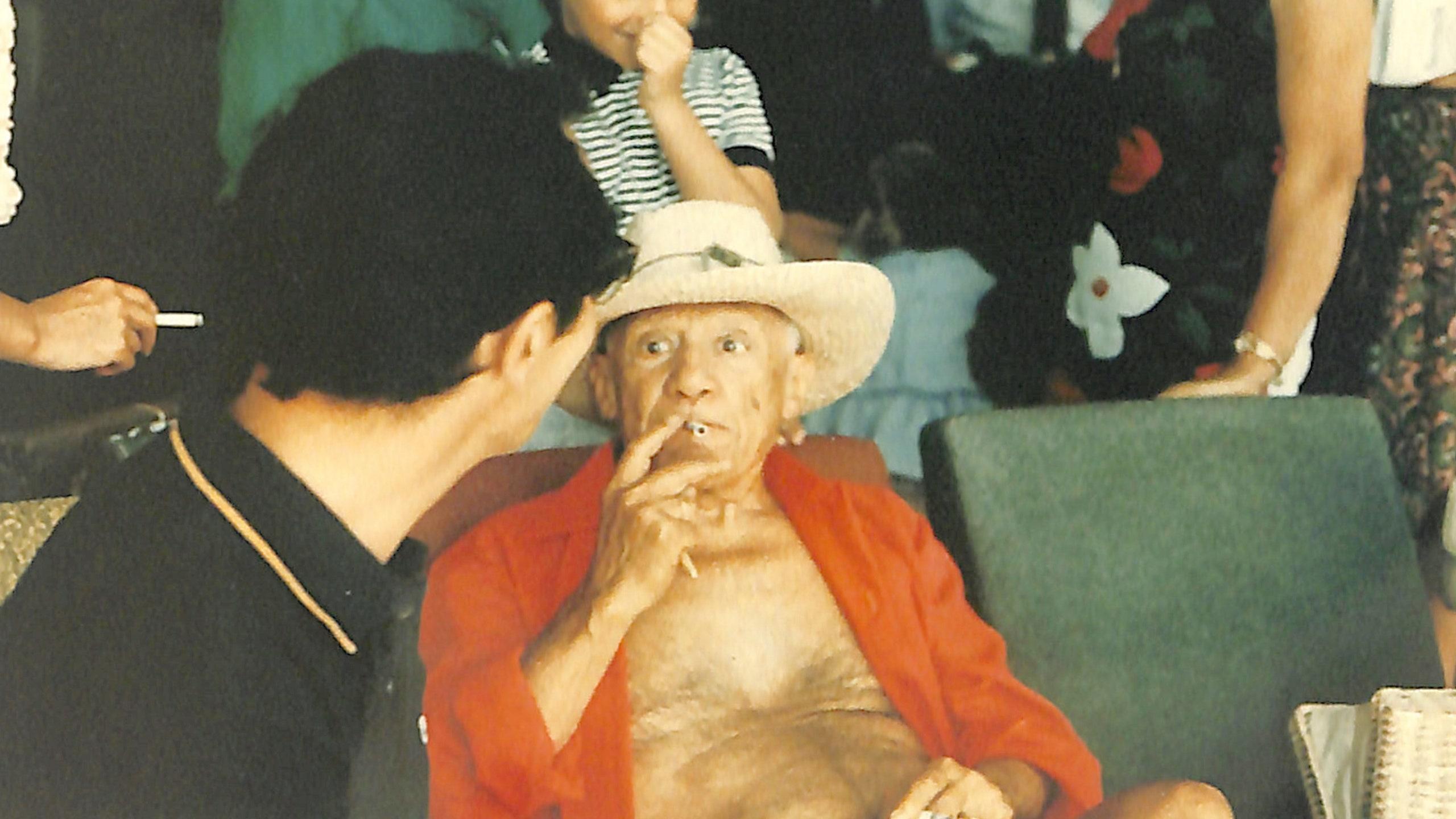 2560x1440 Pablo Picasso Is the Unheralded King of Summer Style