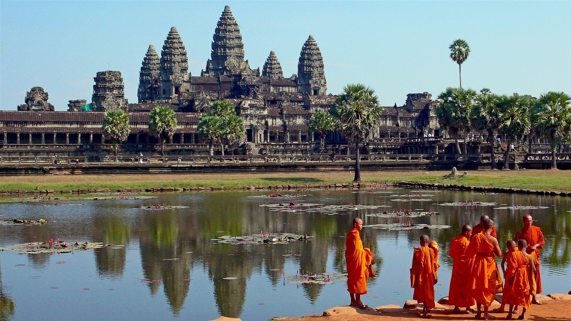 1920x1080 Temple of Angkor Wat and, at Angkor Thom HD Wallpaper