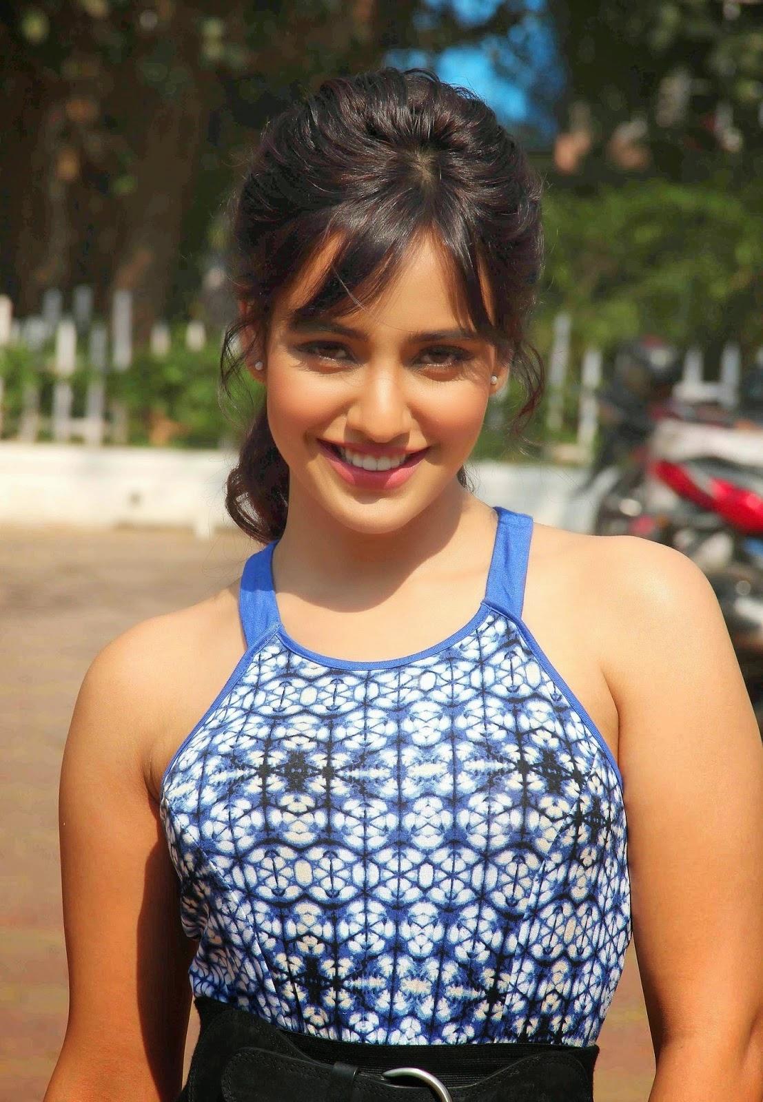 1107x1600 Mirchi Stills: Neha Sharma Looks Absouloutely Gorgeous At Film 'Youngistaan' Promotions On The Sets Of 'Nandini' In Mira Road, Mumbai