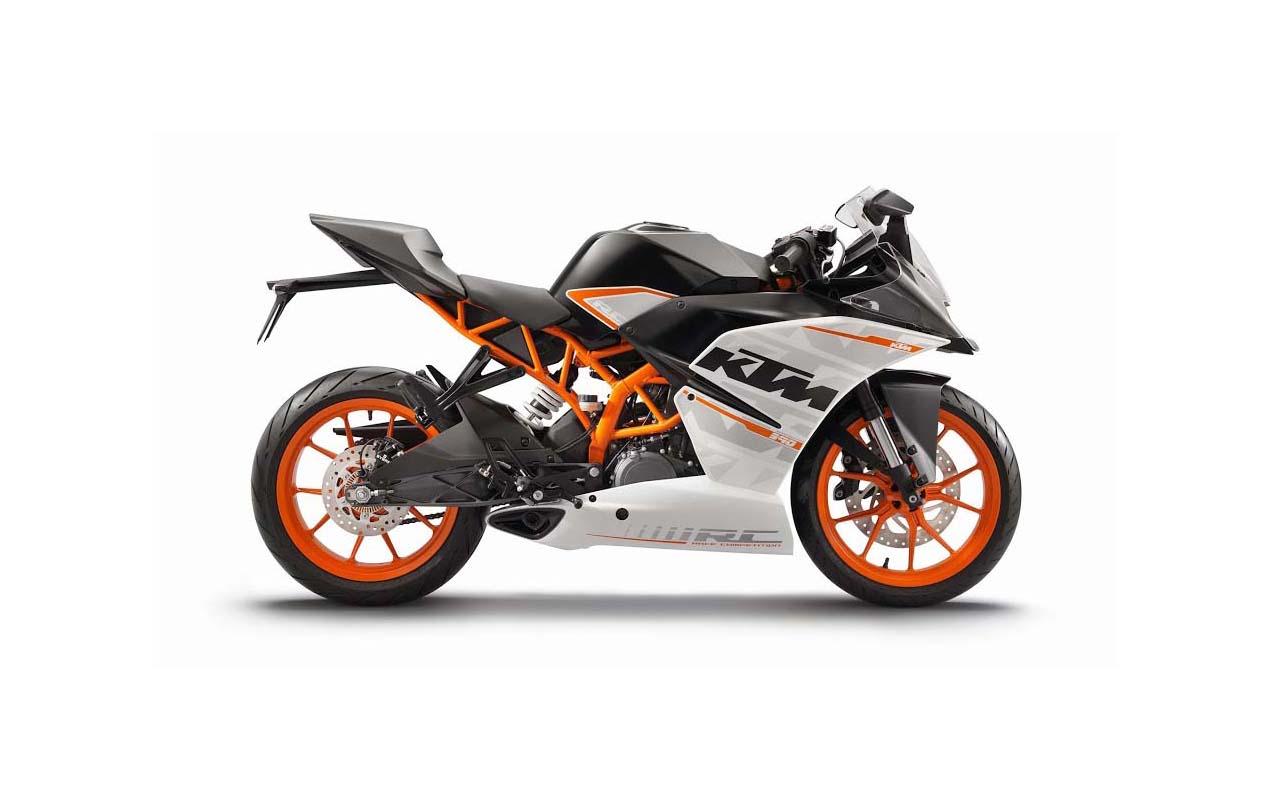 1270x800 First Photo of the KTM RC125 & KTM RC200 & Rubber