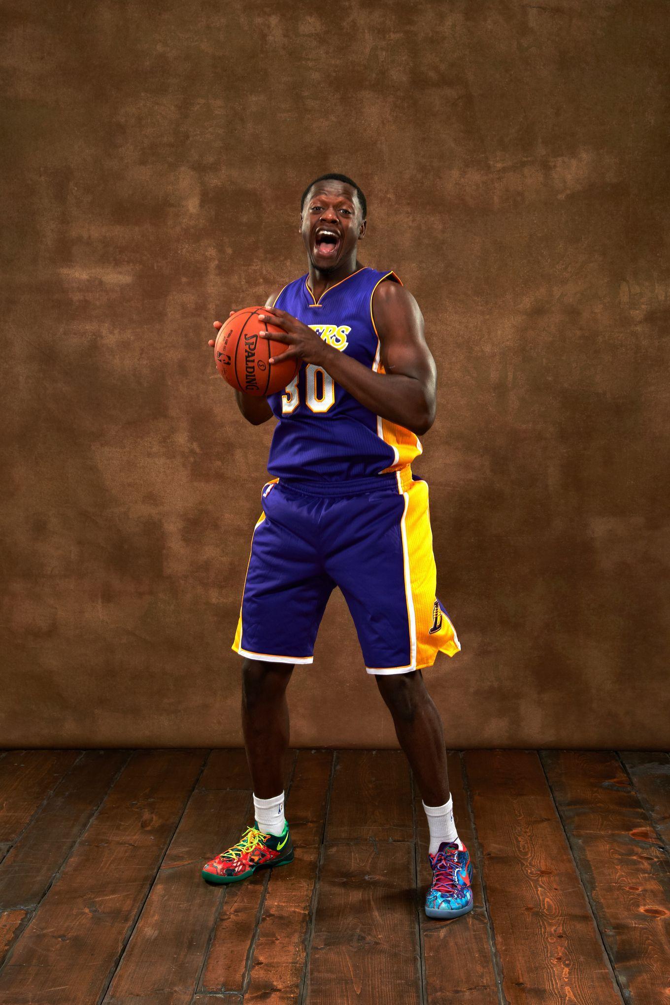 1360x2040 Julius Randle Wallpaper