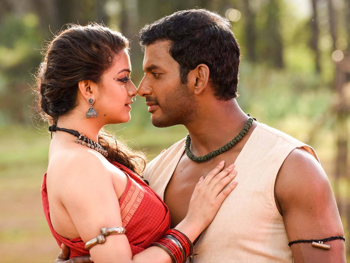1366x1024 Sandakozhi Wallpaper