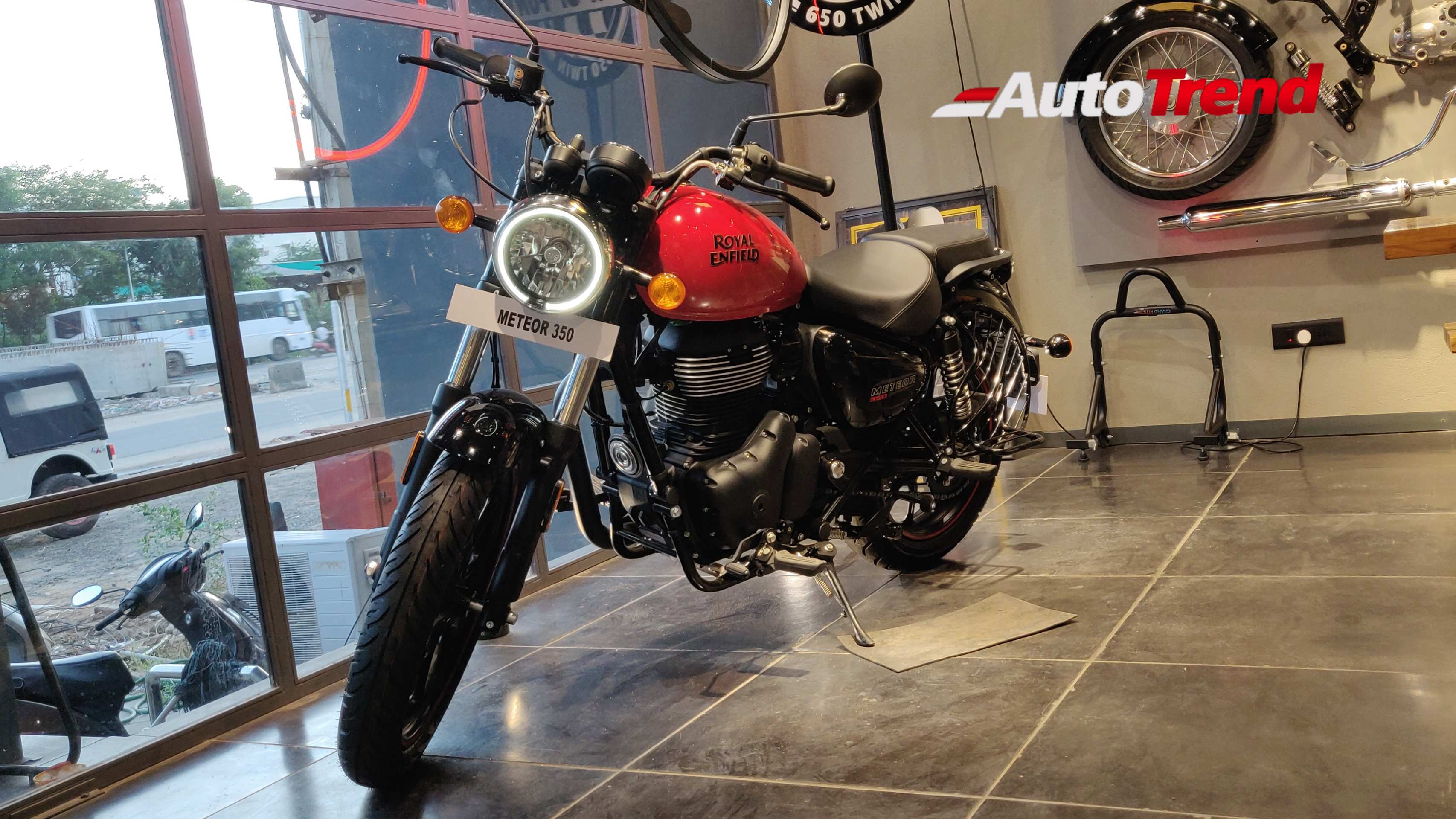 3413x1920 Royal Enfield Meteor 350 Elegant Temptation with Optimized Energy & Radiance