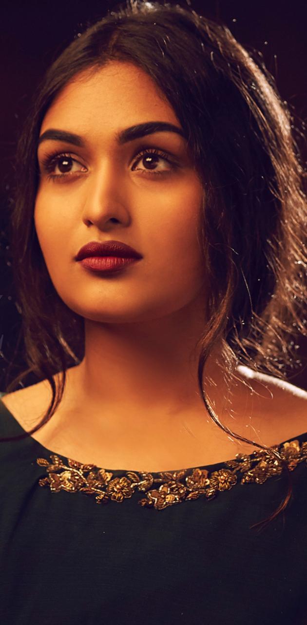 630x1280 Prayaga Martin wallpaper
