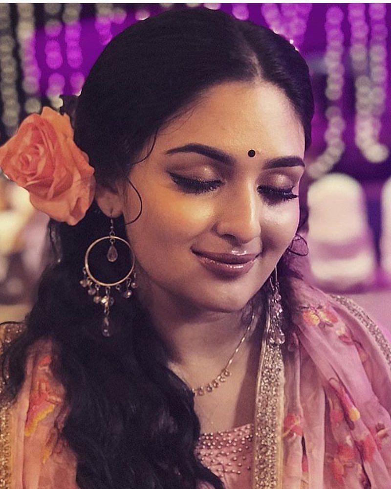800x1000 Prayaga Martin. Prayaga martin, HD wallpaper for mobile, Photo wallpaper