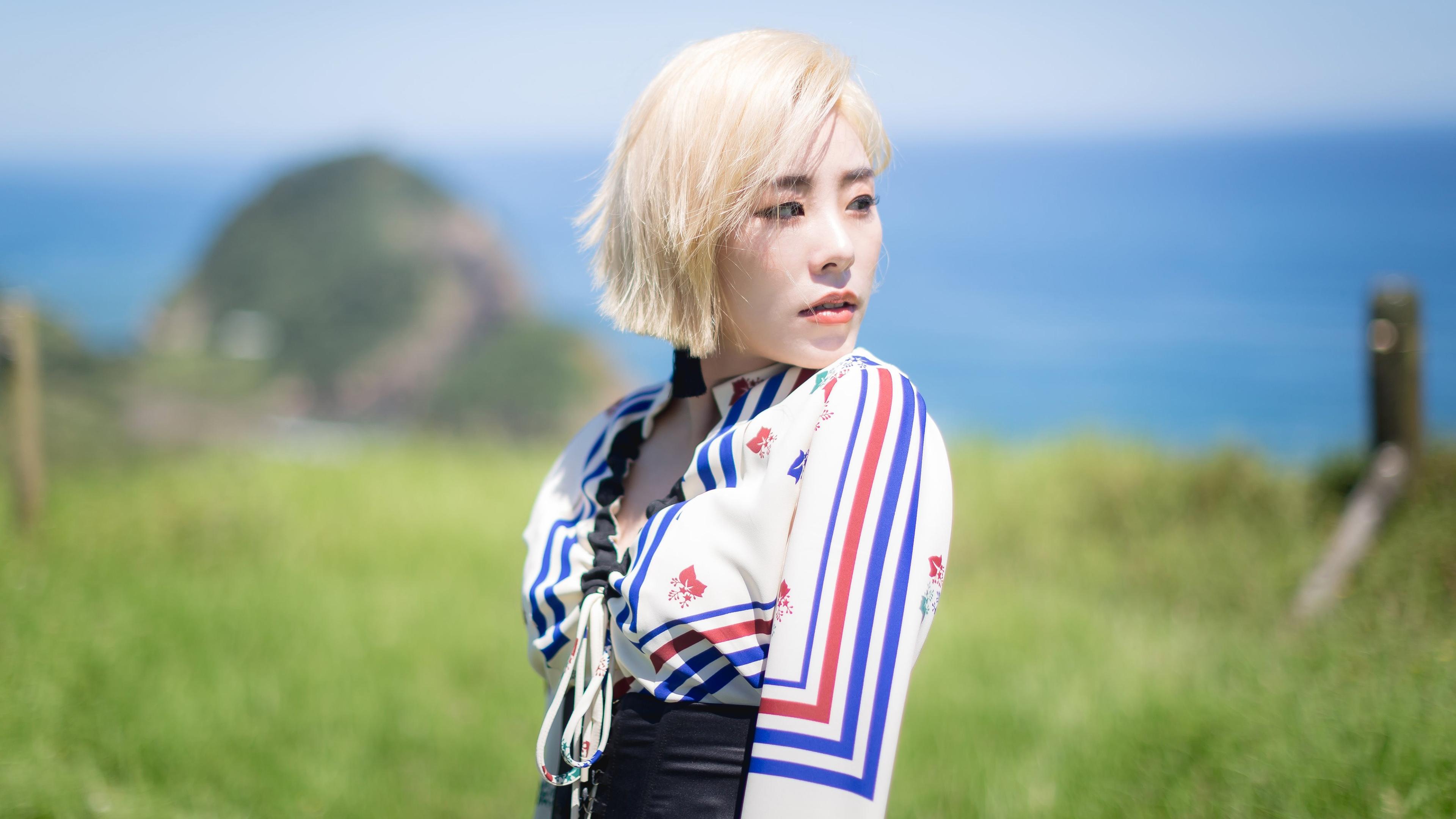 3840x2160 Wheein MAMAMOO Yellow Flower 4K