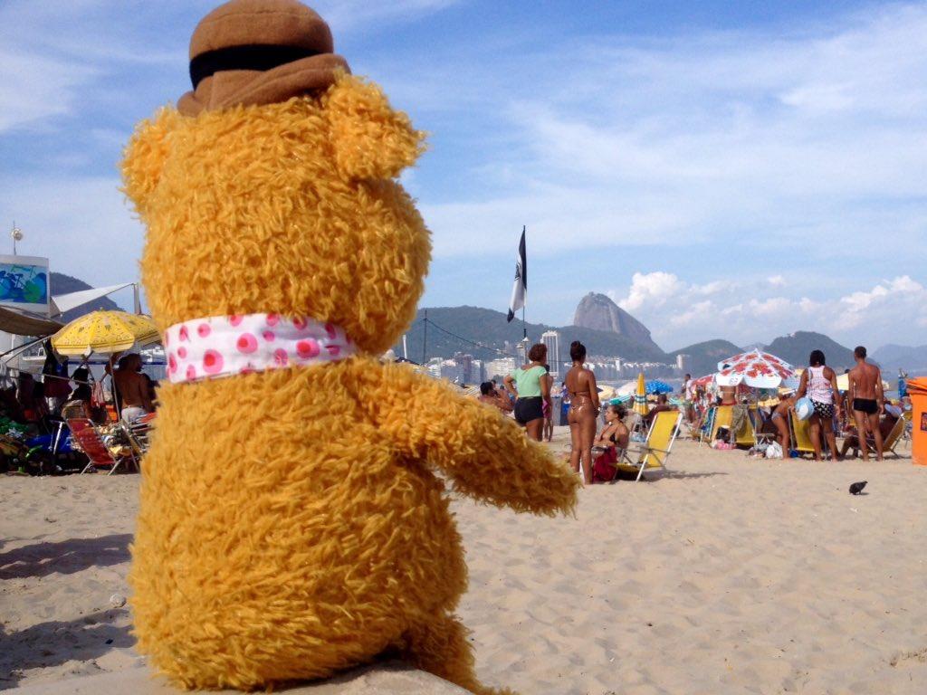 1024x768 Fozzie Bear Sunday at #Copacabana beach among beautiful #cariocas. Can #RioDeJaneiro be any better? Hey, look at me only!
