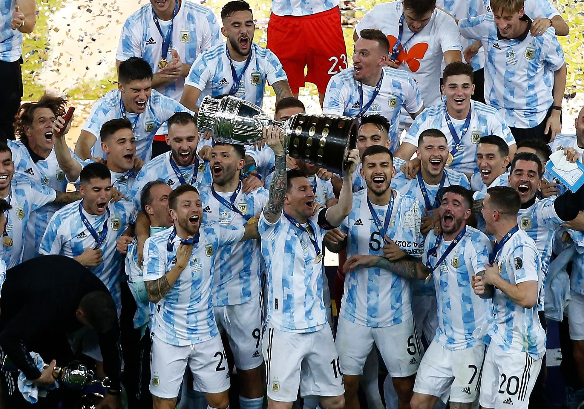 1955x1369 Copa America Final In Image Messi Lifted In Air As Argentina Celebrate 1 0 Win Over Brazil