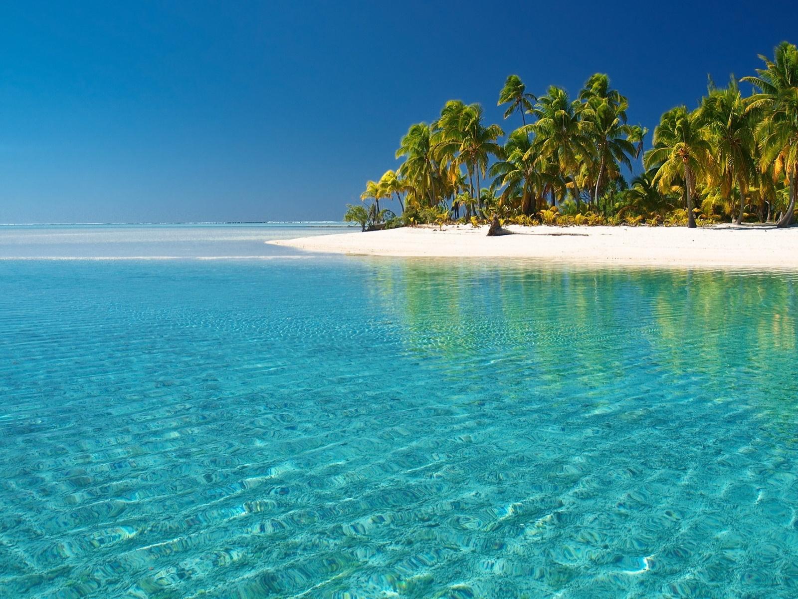1600x1200 Crystal Clear Beach wallpaperx1200