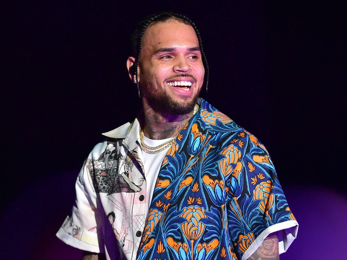 1400x1050 Chris Brown launches dance challenge for “Go Crazy”