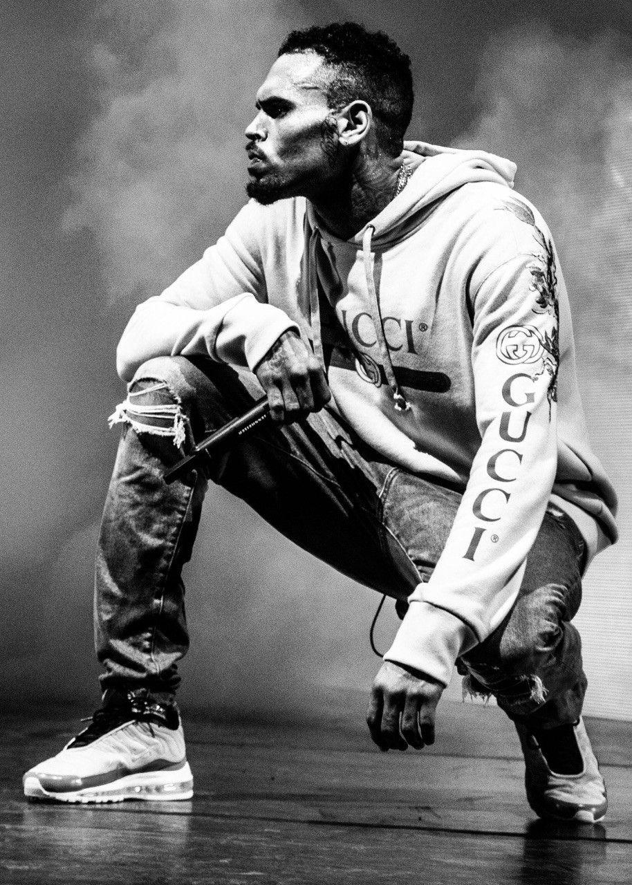 914x1280 chris brown❤❤. Chris brown outfits, Chris brown photohoot, Chris brown picture
