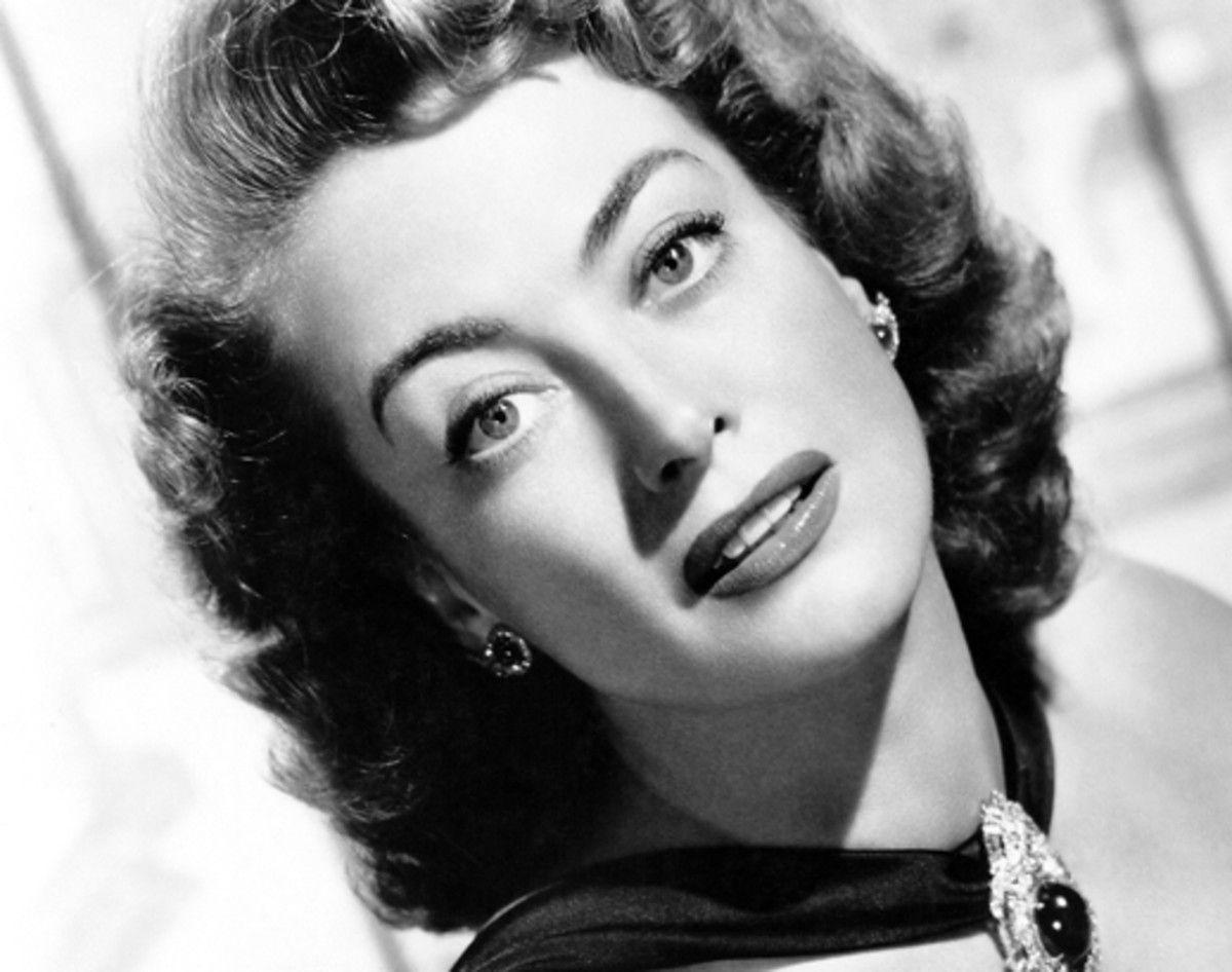 1200x946 Psychic channels Joan Crawford, who calls Feud series a bunch