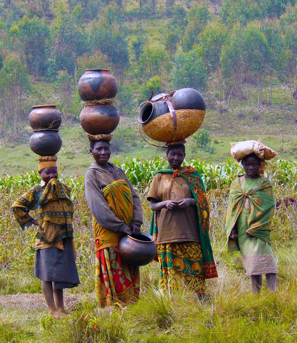 993x1146 Batwa Women In Burundi Travel photo and wallpaper. Africa, African people, People of the world