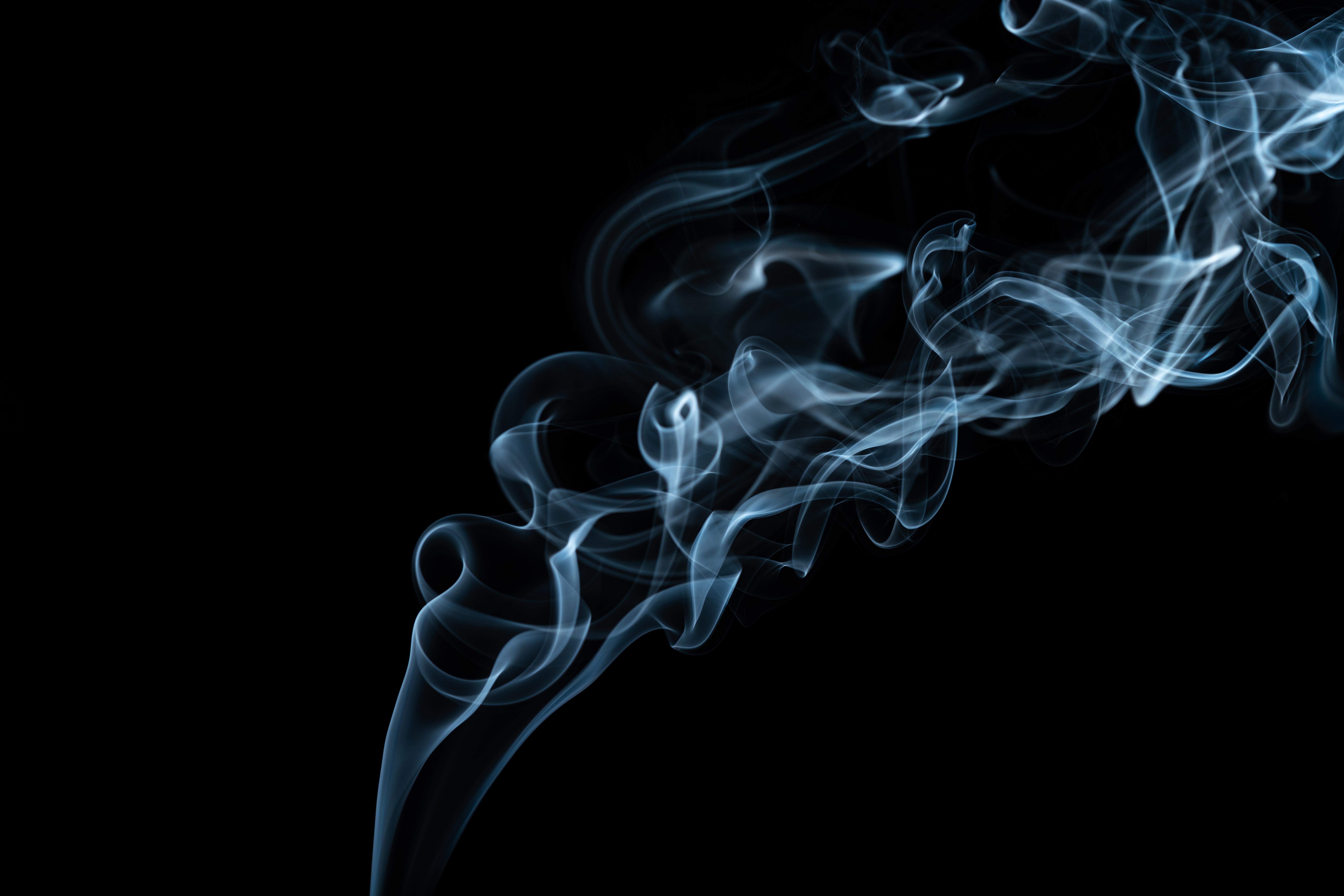 8192x5461 Wavy smoke stream on black background in evening · Free