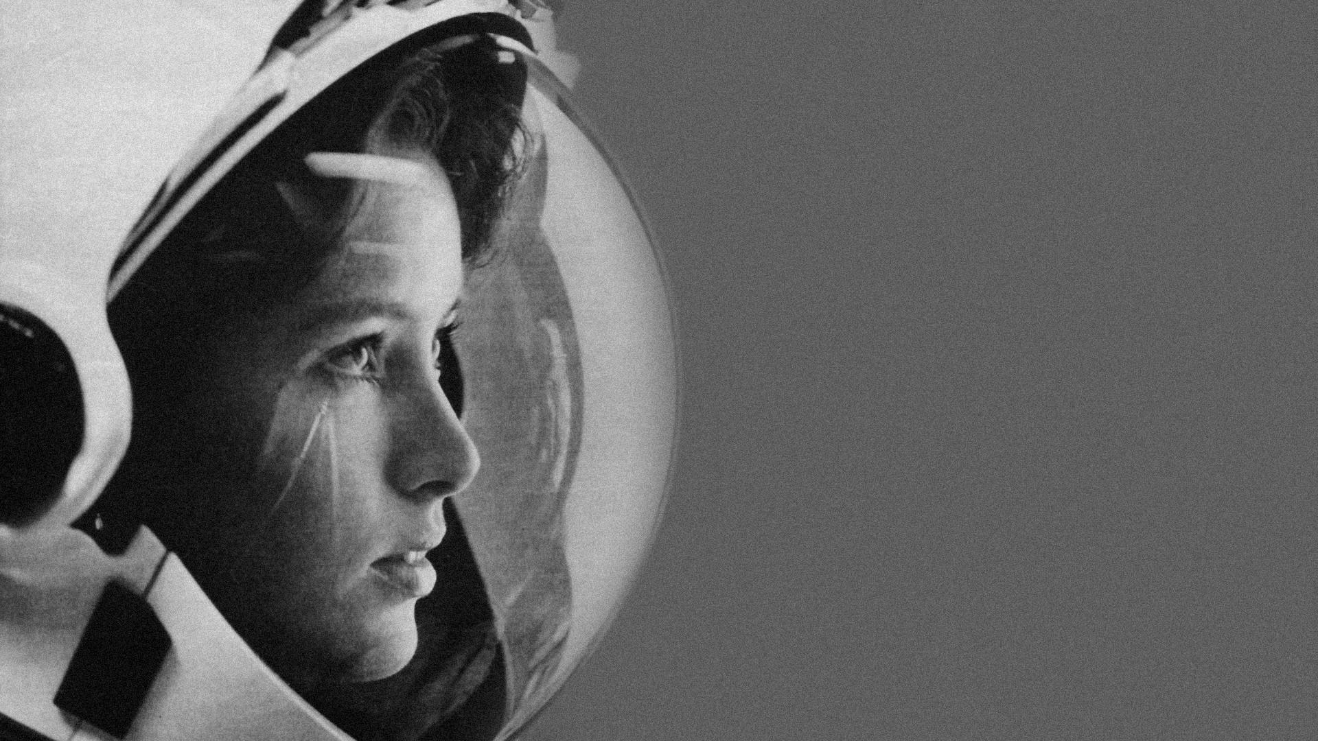 1920x1080 #monochrome, #women, #spacesuit, #Anna Lee Fisher, #astronaut, wallpaper. Mocah HD Wallpaper