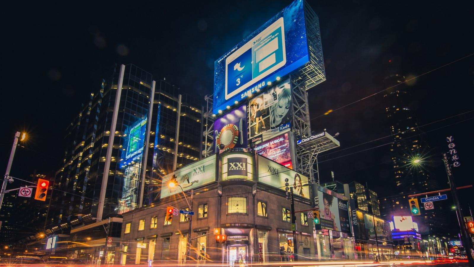 1600x900 Download wallpaper: Night life in Toronto 1600x900