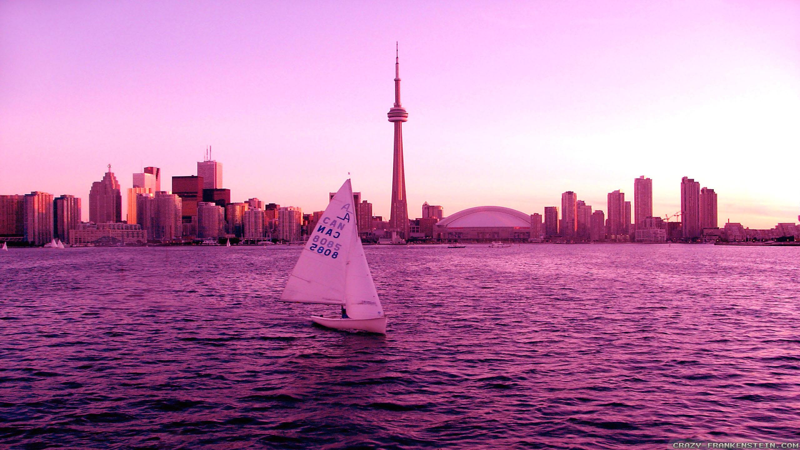 2560x1440 Toronto Wallpaper Boat