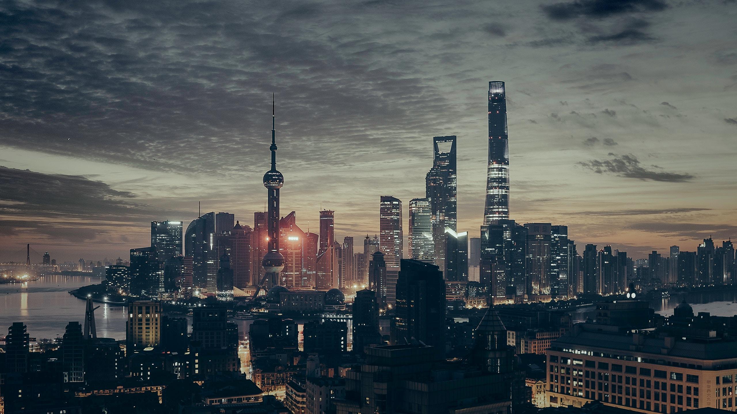 2560x1440 2560x1440 #light, #cityscape, #toronto, #skyline, #night, #shanghai, #sunrise, #building, #dark, #landscape, #cloudy, #metropolitan, #downtown, #city, #architecture, #sunset, #skyscraper, #evening, #tower, #Creative Commons image, #rooftop