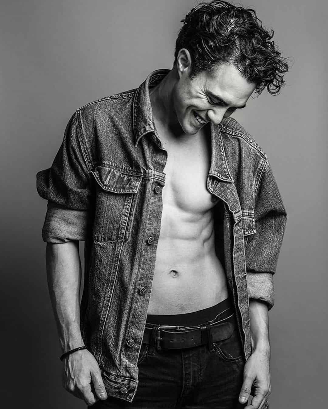 1080x1344 Darren Barnet Shirtless