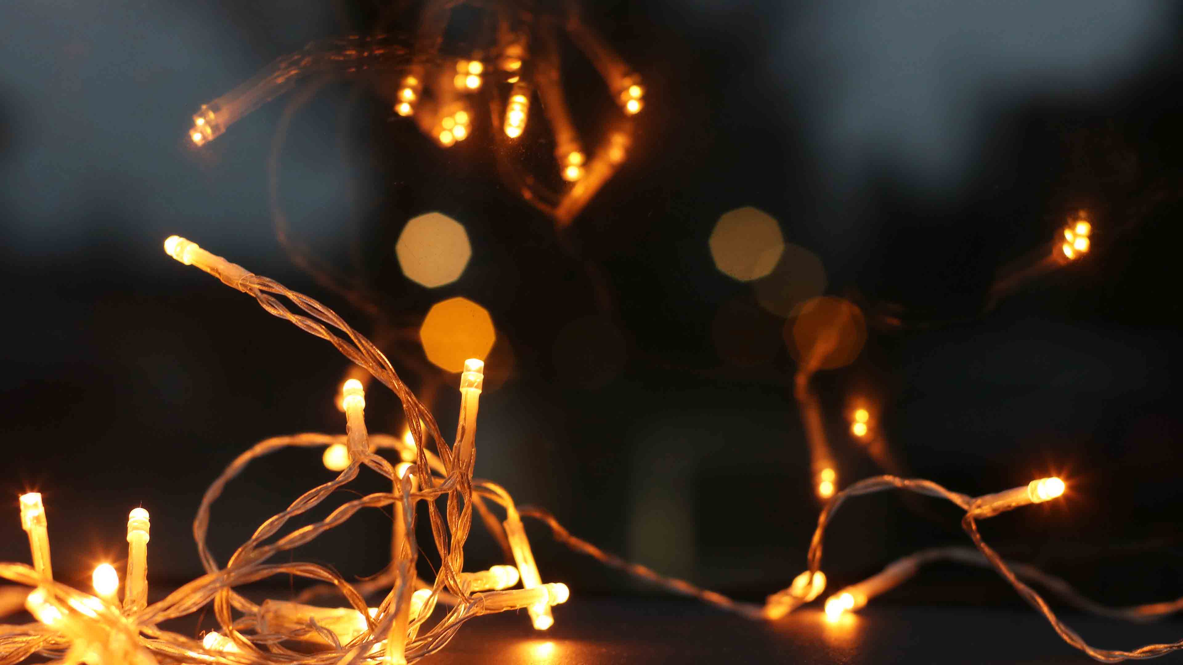 3840x2160 Back Light Blur Bokeh Light Wallpaper
