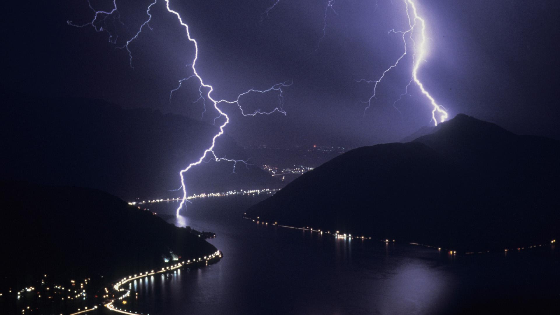 1920x1080 Lightning wallpaperx1080