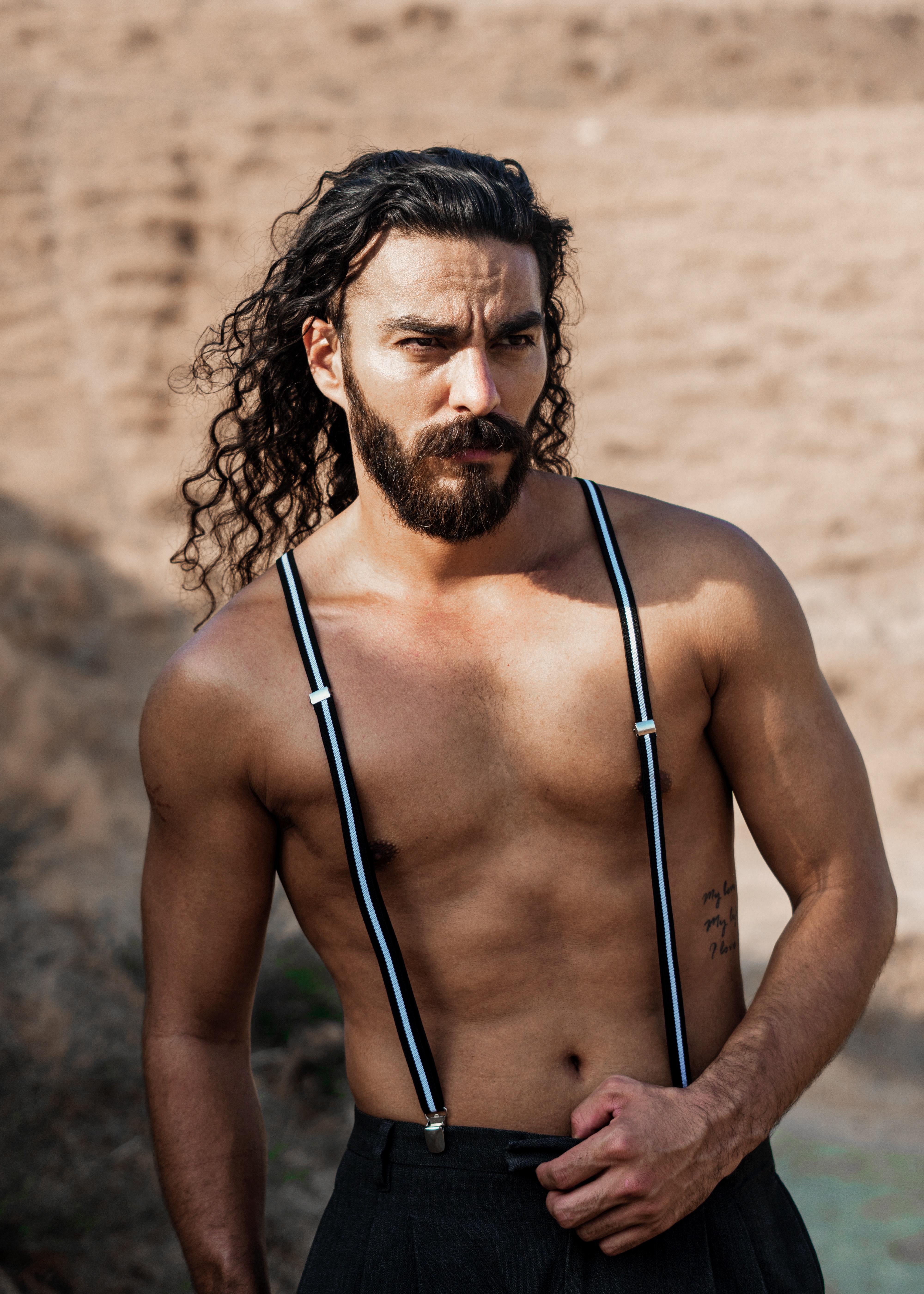 4000x5600 Portrait Of A Handsome Man With Muscular Body · Free