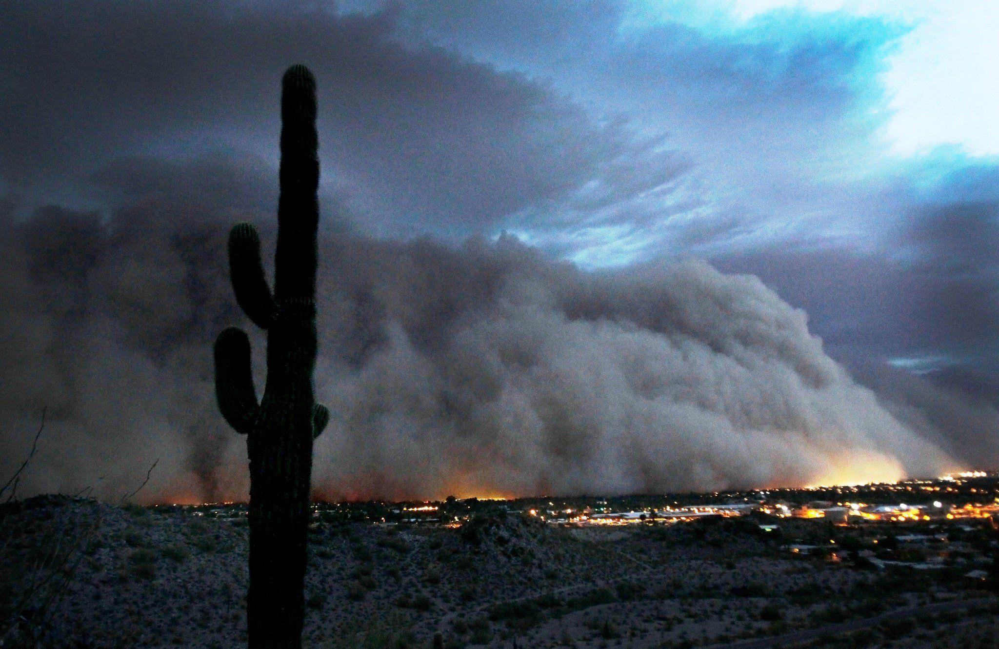 Бури лабинск. Феникс Аризона США 2011 пыльная буря. Песчаный Торнадо. Буря. Метеорологические бури.