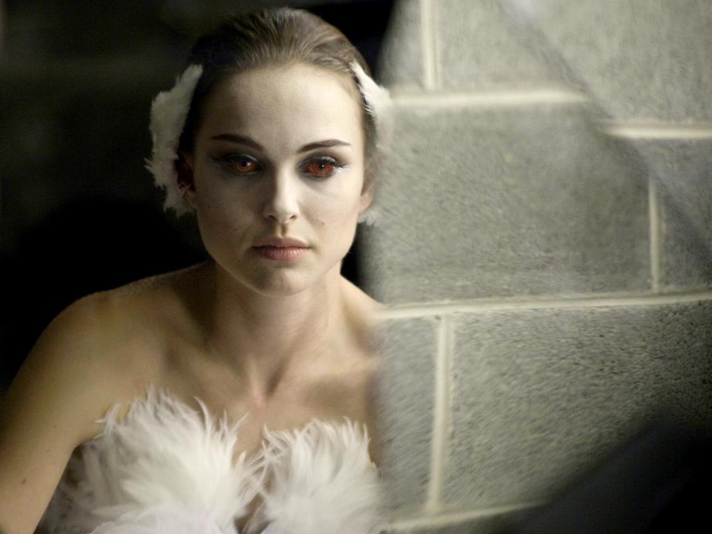 1024x768 Black Swan Sanity Clause