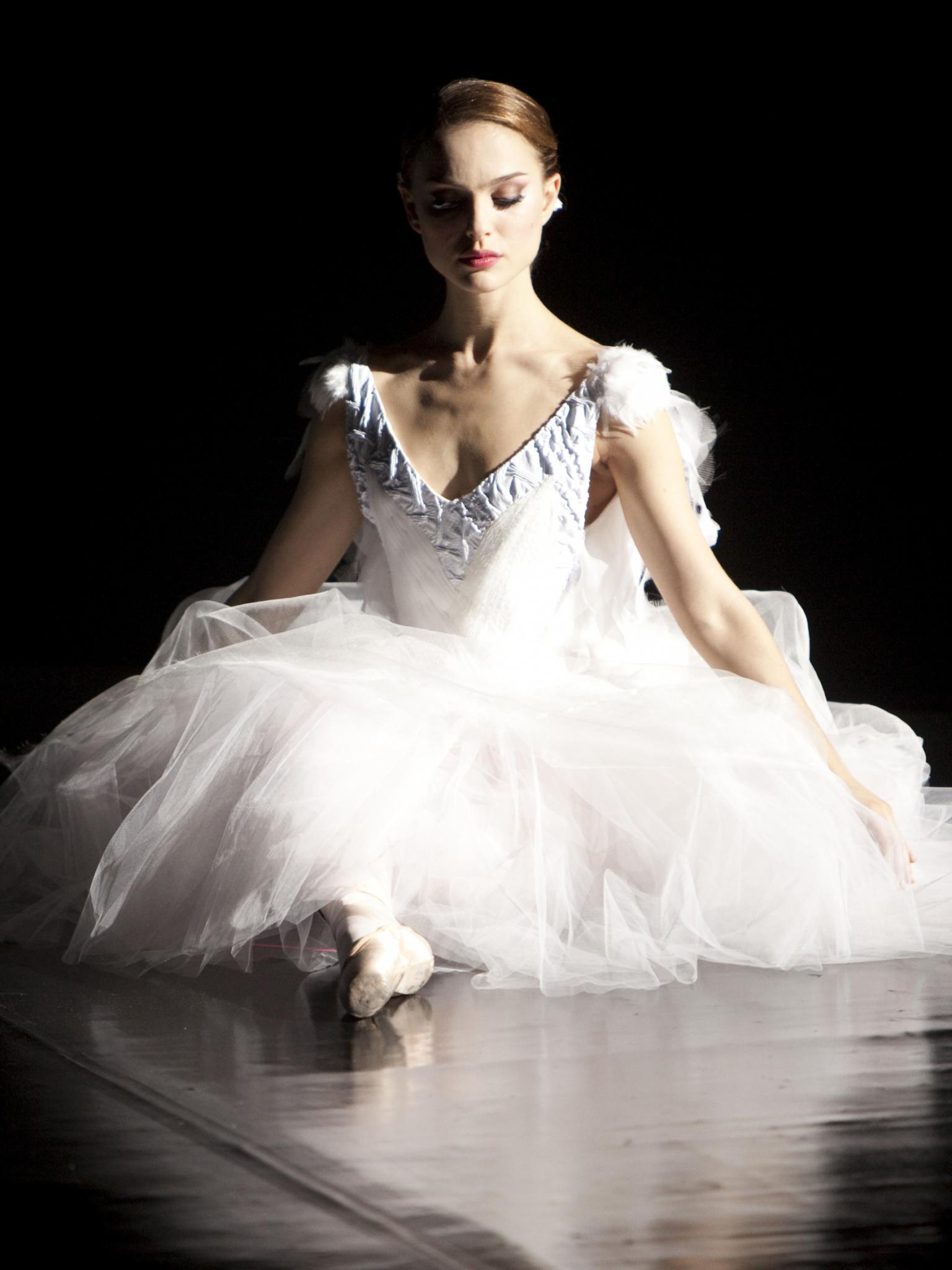 1536x2048 Free download Black Swan Wallpaper Photo Natalie Portman as Nina Sayers 2 A White [3508x2338] for your Desktop, Mobile & Tablet. Explore Vintage Swan Wallpaper. Swan Lake Wallpaper, Rosie's