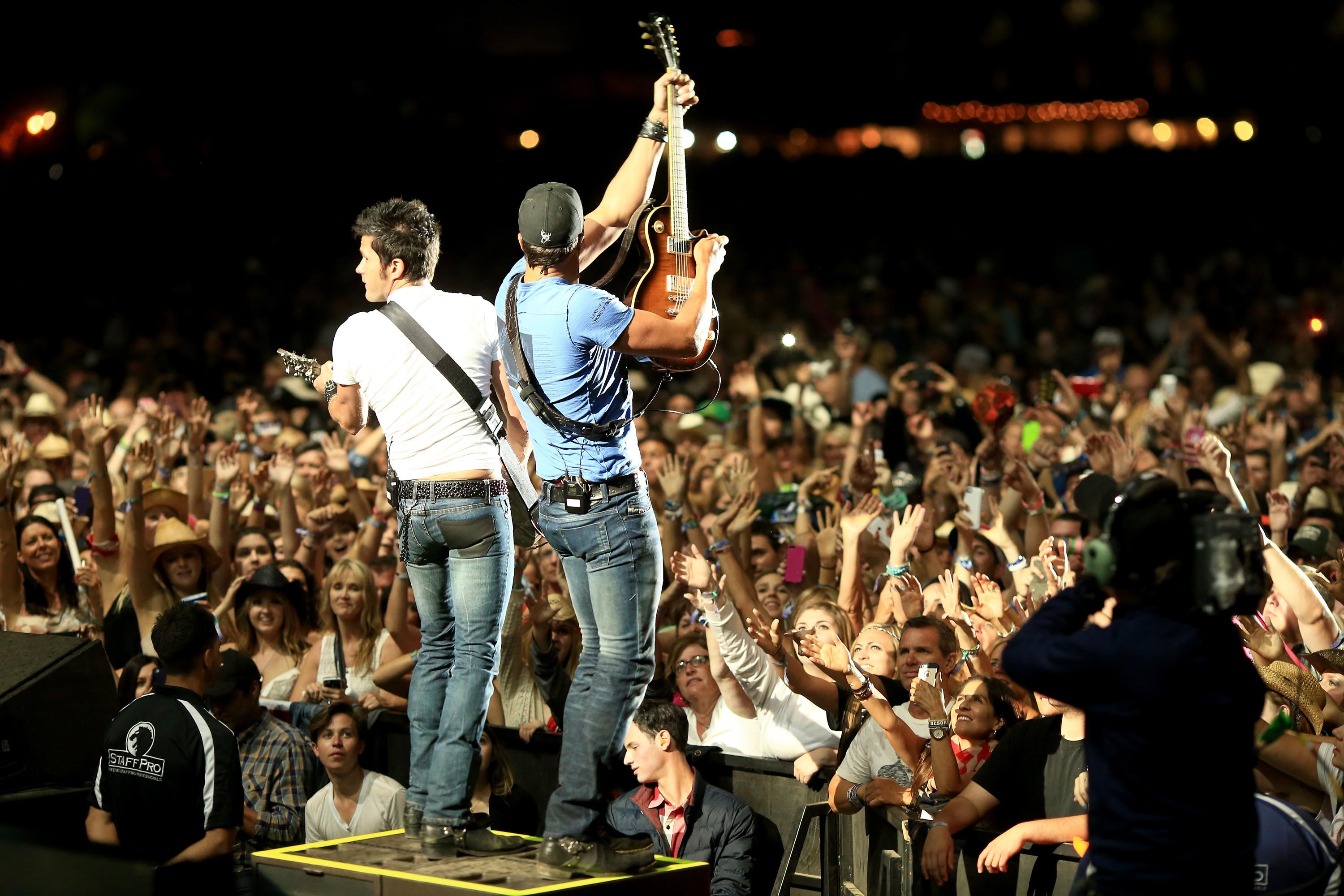 3000x2000 Country Music