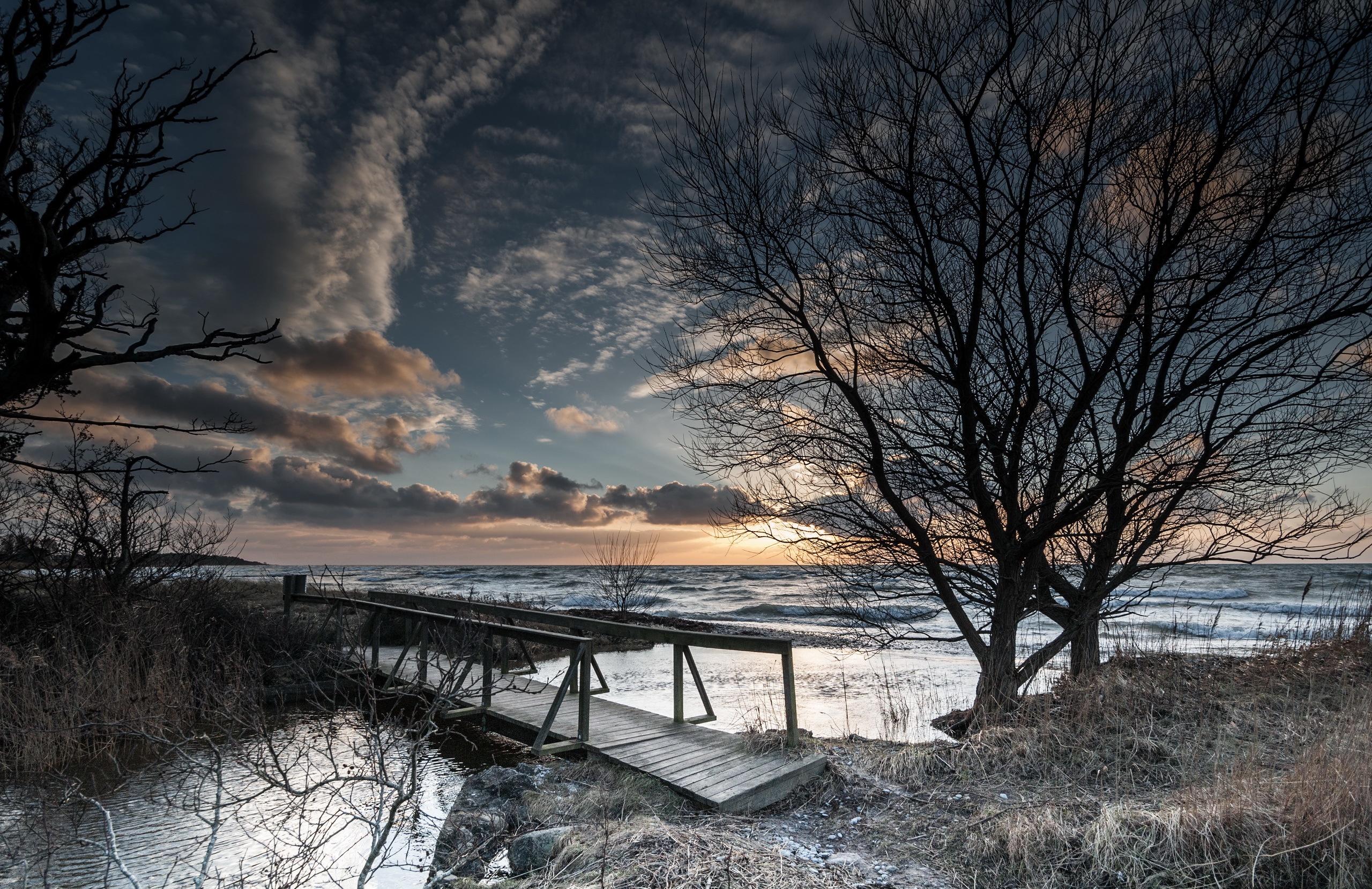 2560x1660 Image Sea Nature Bridges Sky Sunrises and sunsets Trees 2560x1660