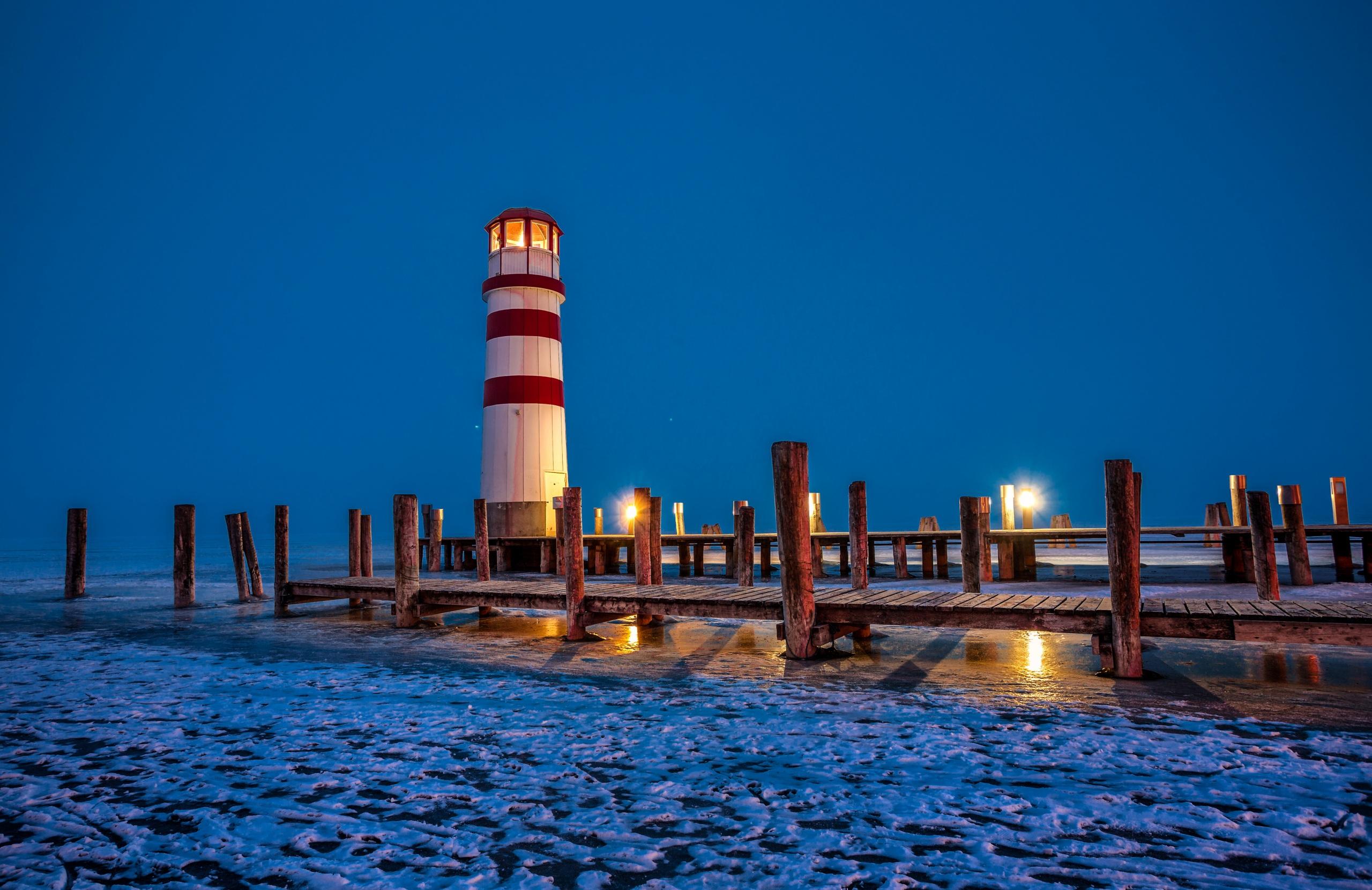 2560x1660 image Austria Podersdorf Nature Wood log Lighthouses Snow 2560x1660