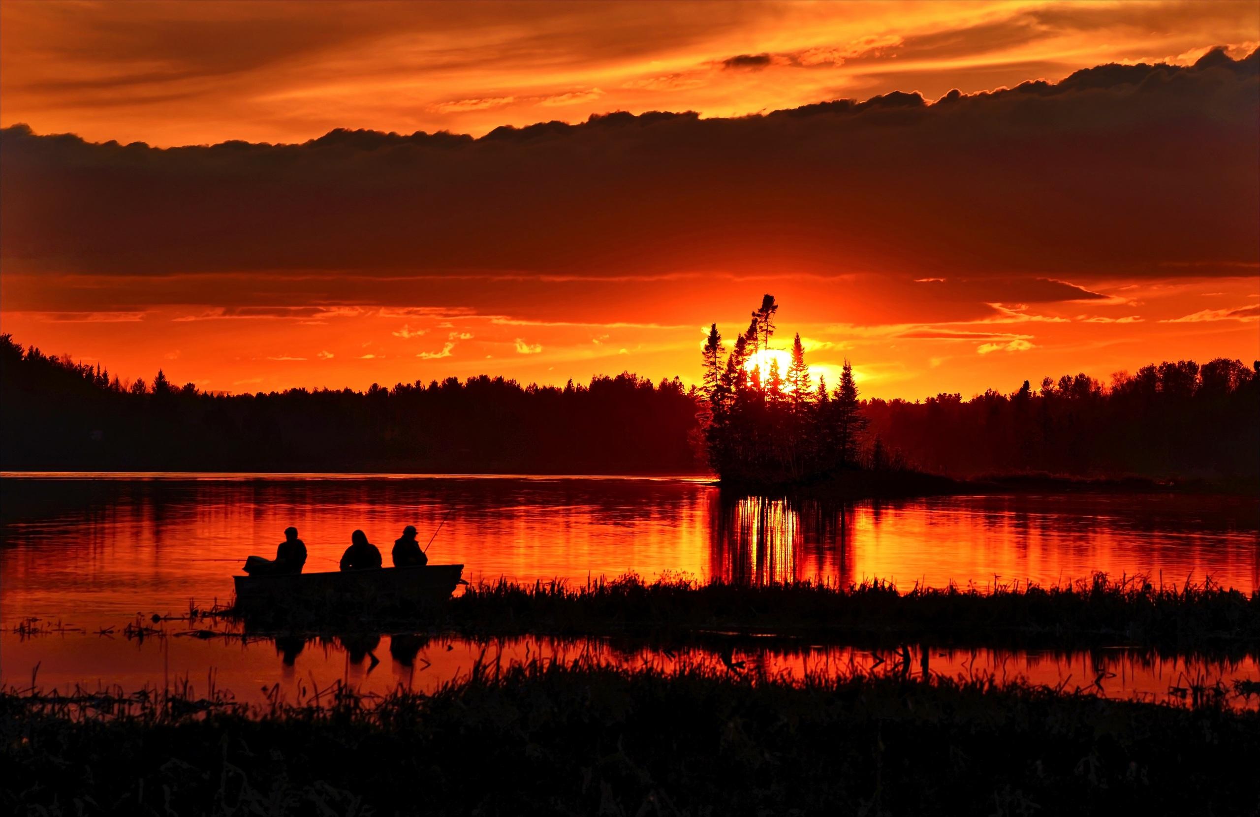 2560x1660 Picture Nature Fishing Sunrises and sunsets Boats Evening 2560x1660