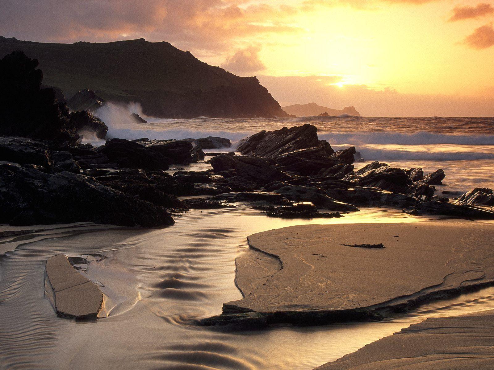 1600x1200 Clogherhead Beach, Dingle Peninsula, County Kerry, Ireland
