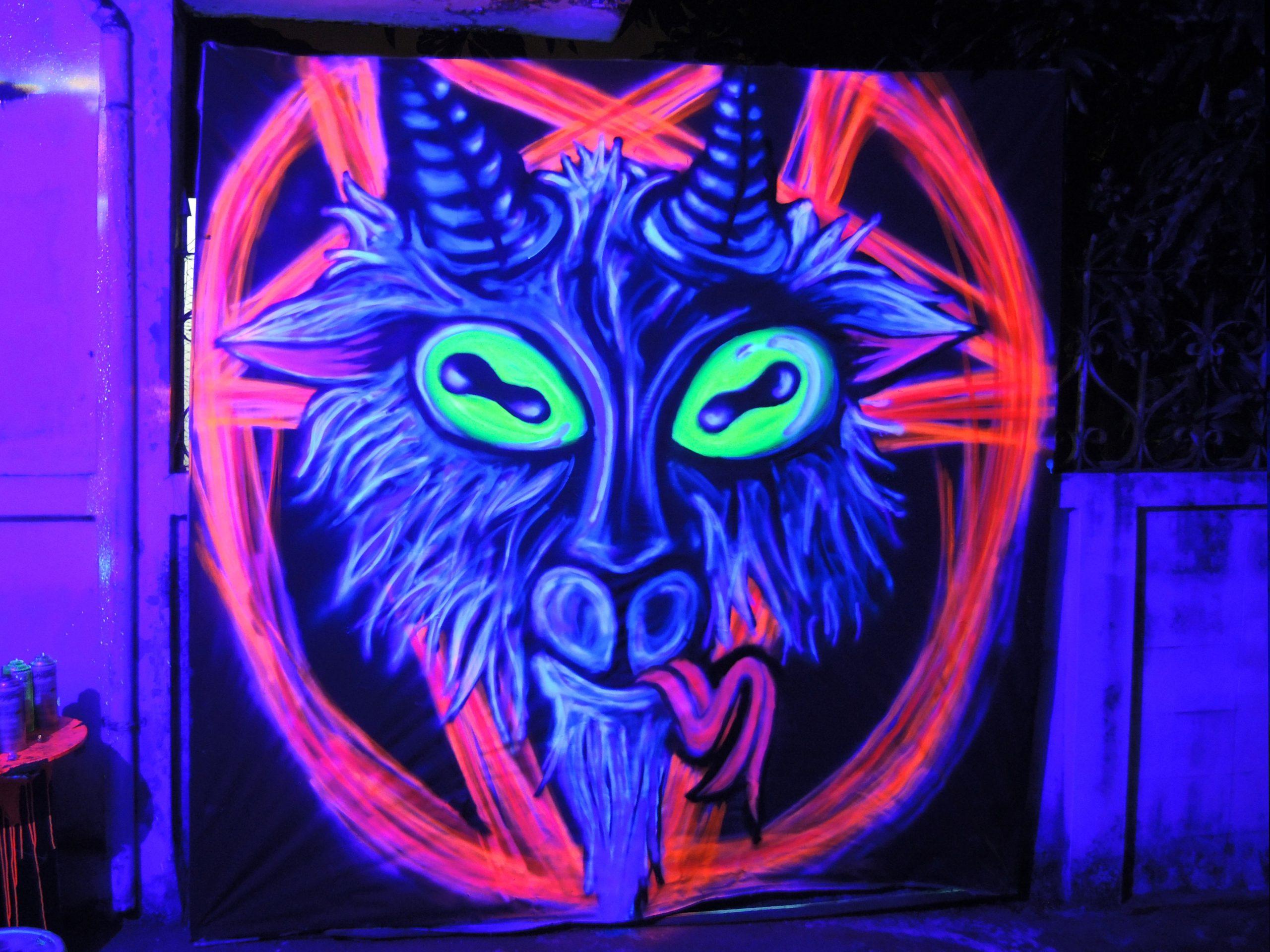 2560x1920 Sigil of Baphomet X Uterus light graffiti art