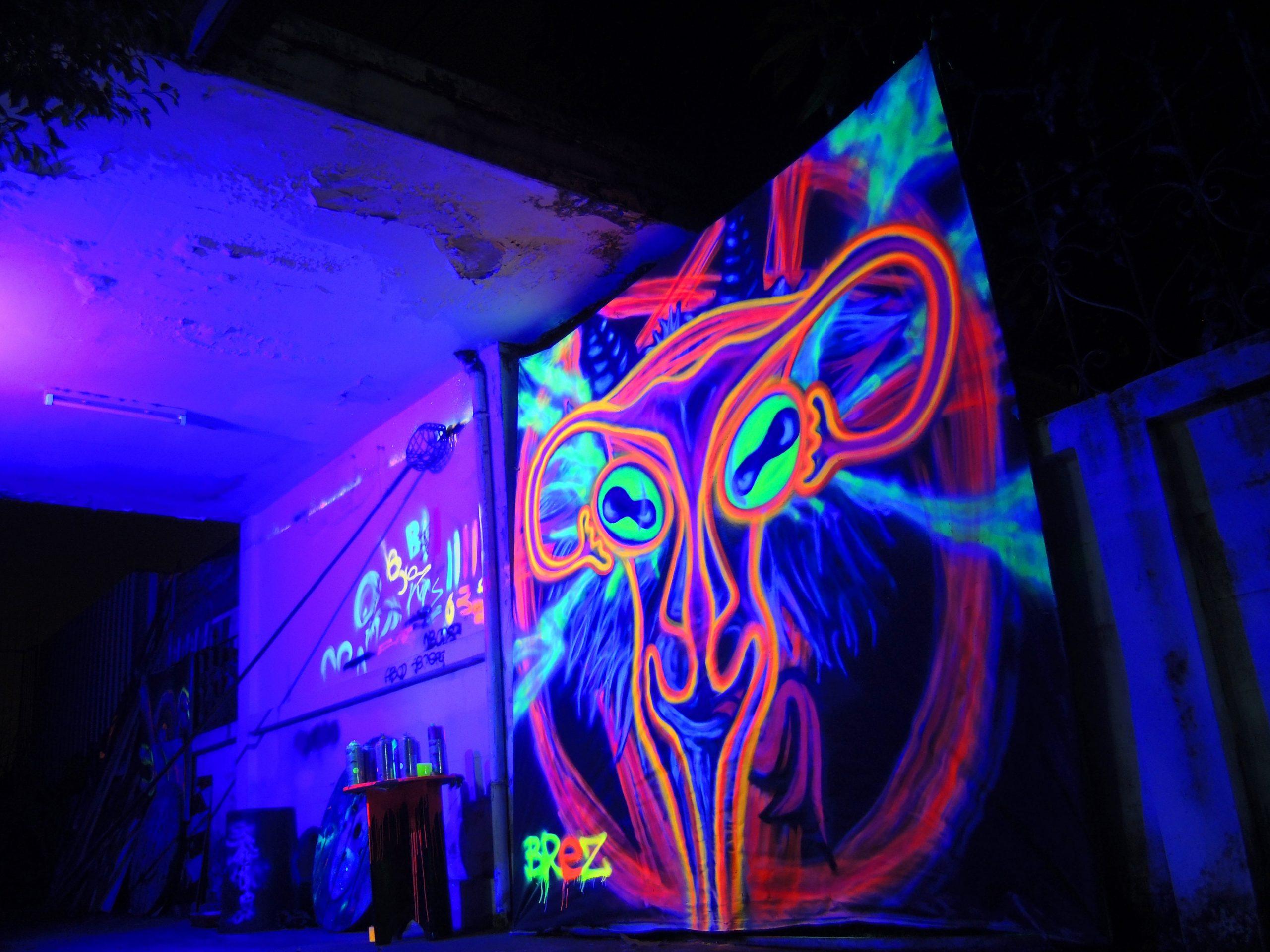 2560x1920 Sigil of Baphomet X Uterus light graffiti art
