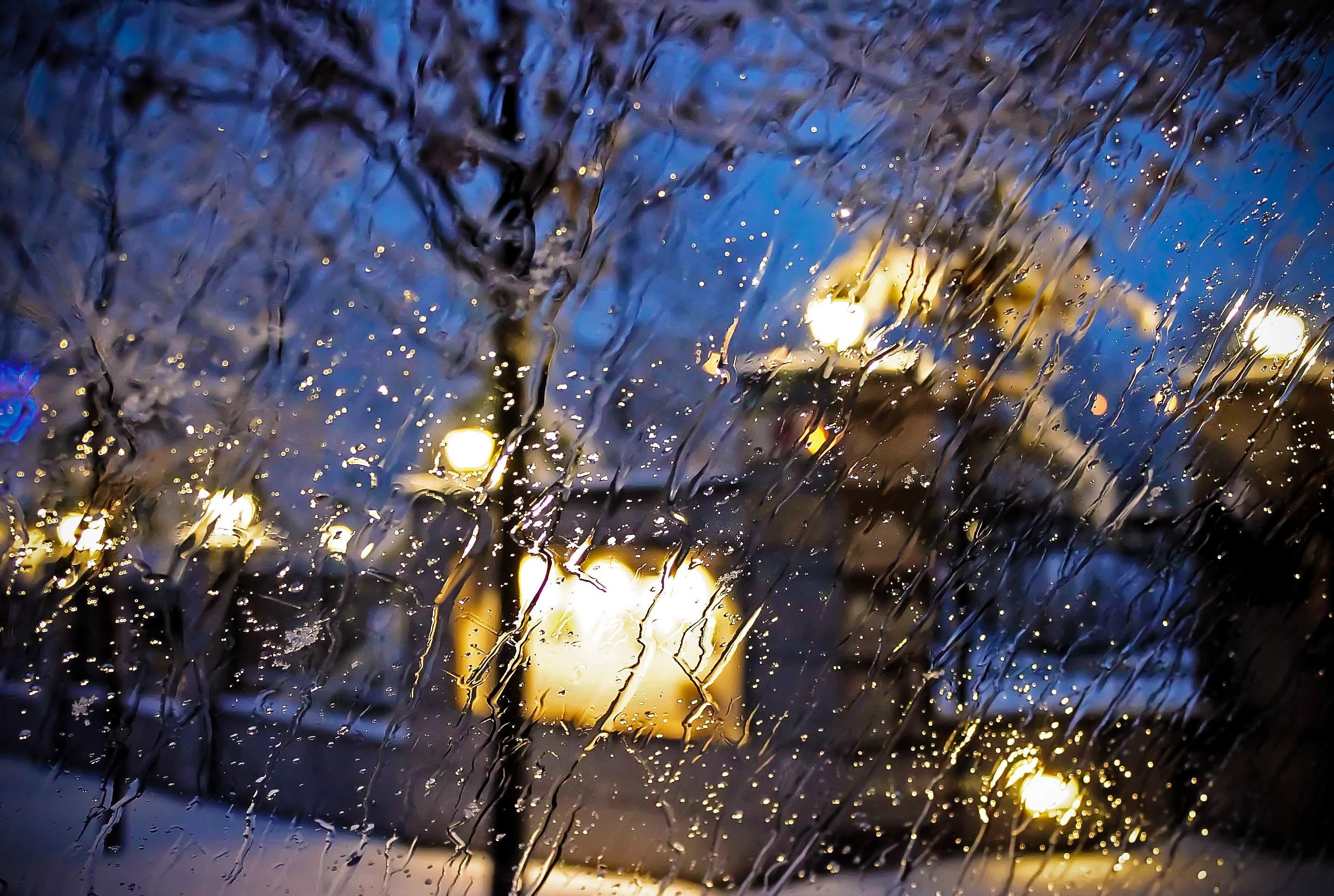 2867x1926 Rain Window City Lights
