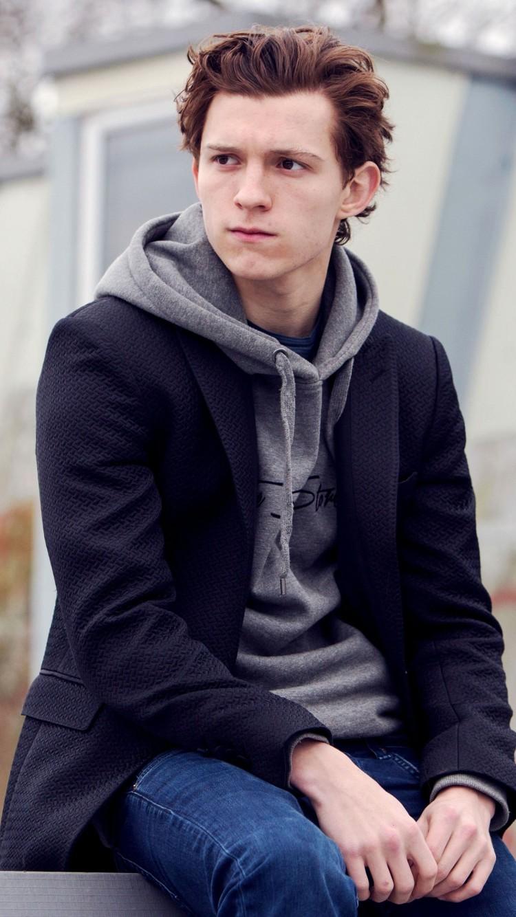 750x1334 Tom Holland