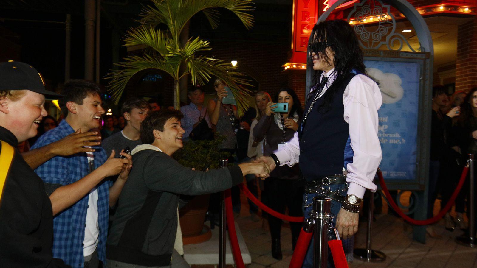 1600x900 I watched 'The Room' for the first time with Tommy Wiseau there. Here's how it went