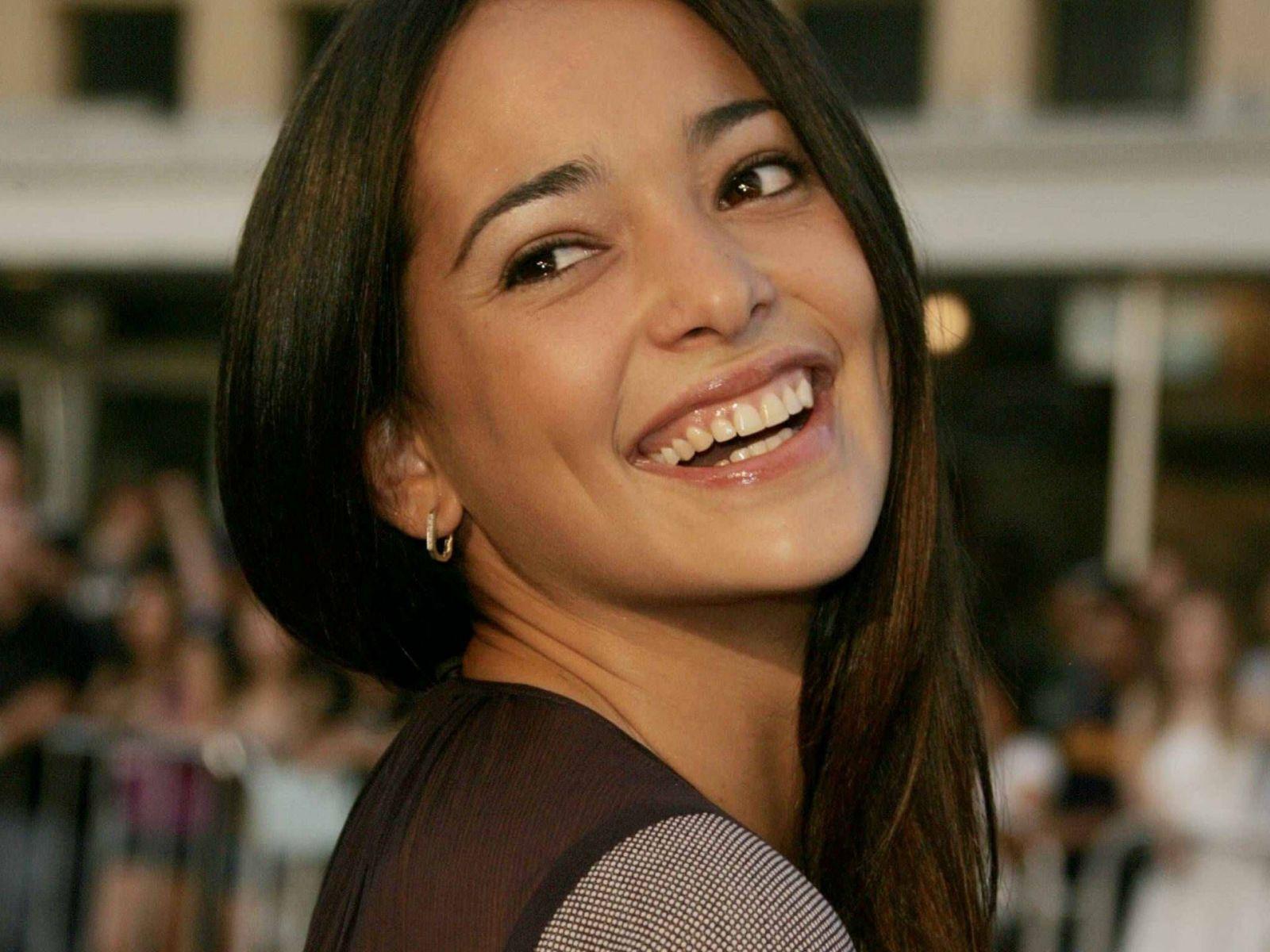 1600x1200 Martinez to Star in CBS Drama Pilot