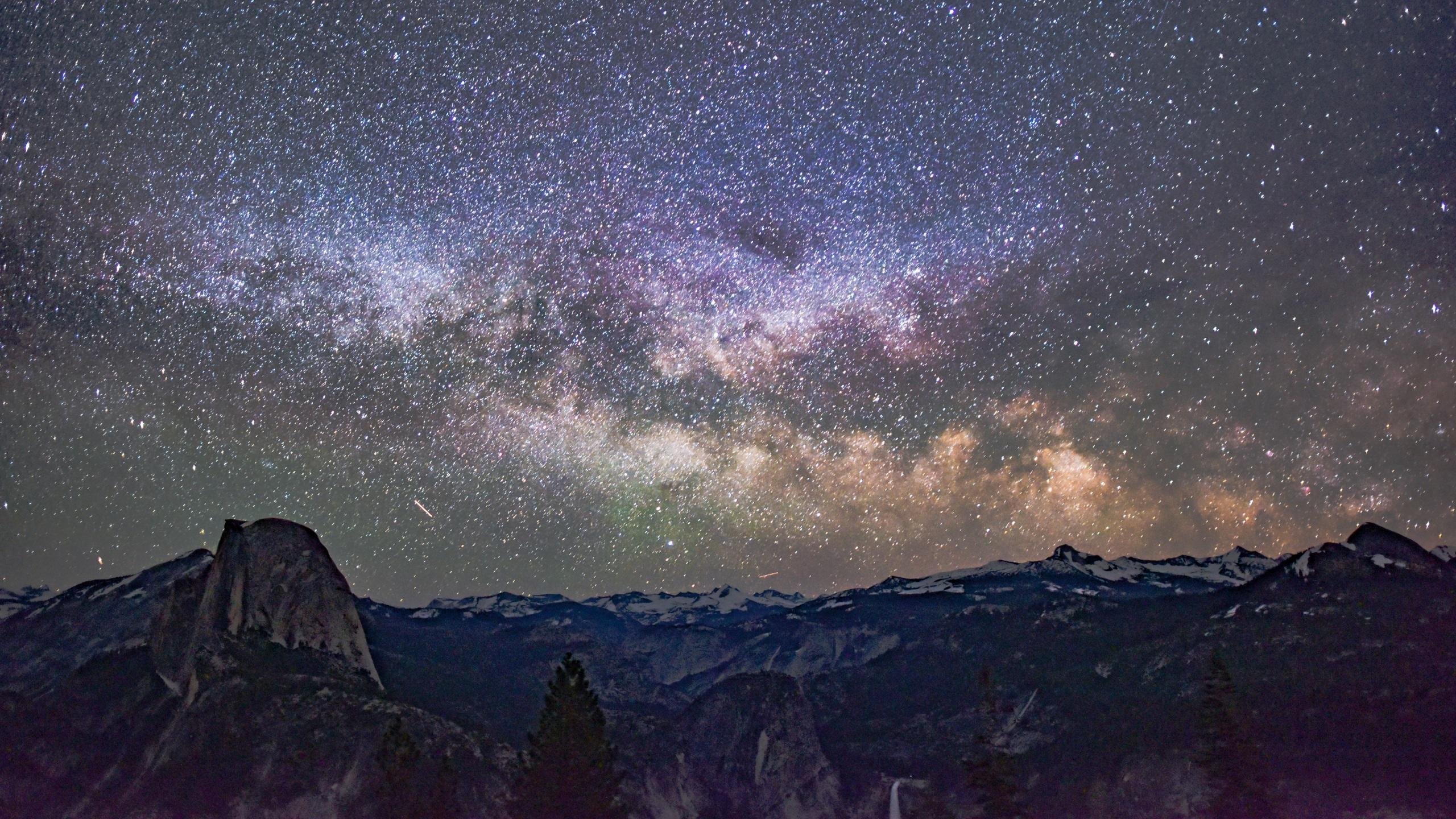 2560x1440 Wallpaper 4k starry sky, mountains, galaxy, universe 4k 4k Wallpaper