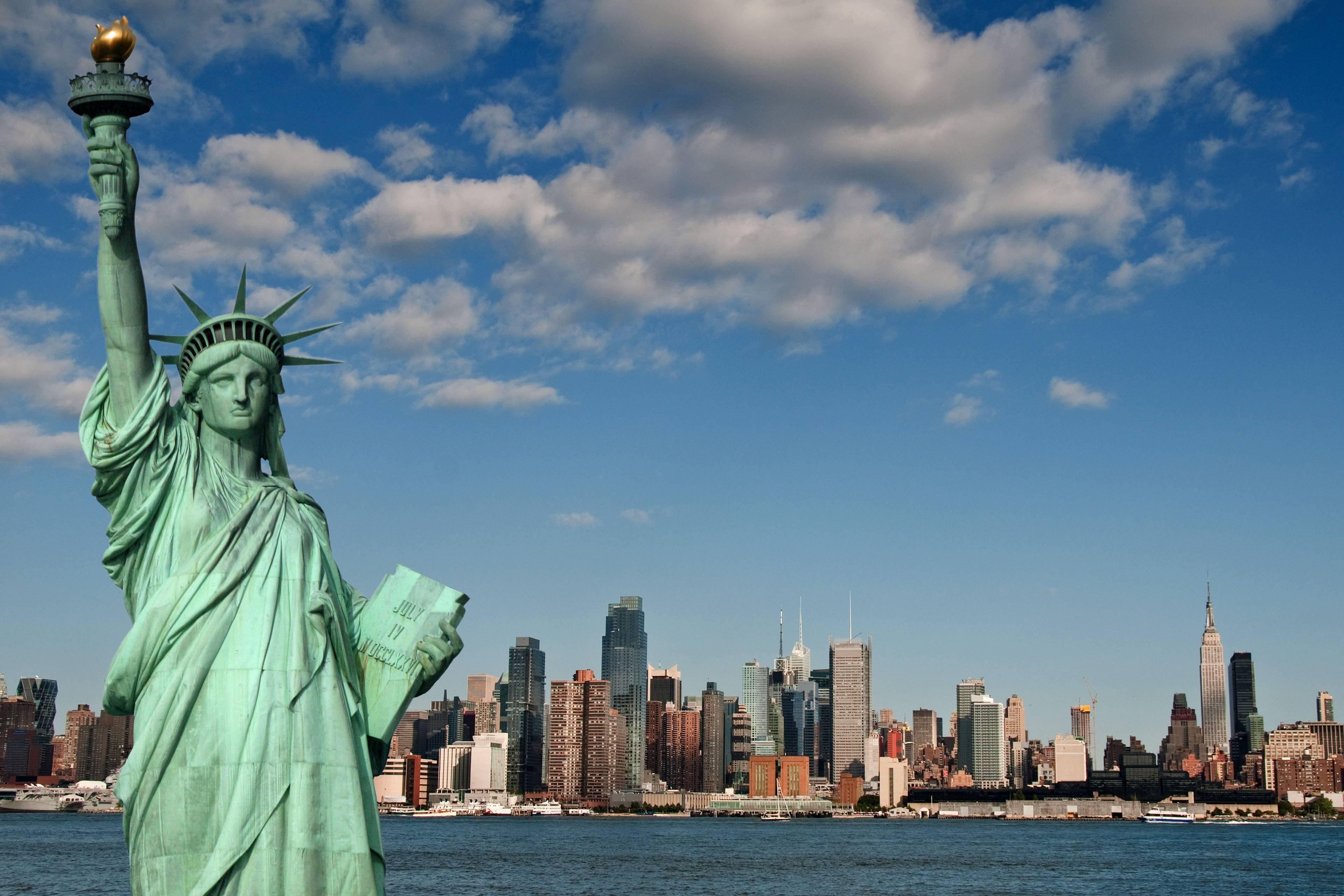 3840x2560 Statue of Liberty Welcome to New York 4K wallpaper
