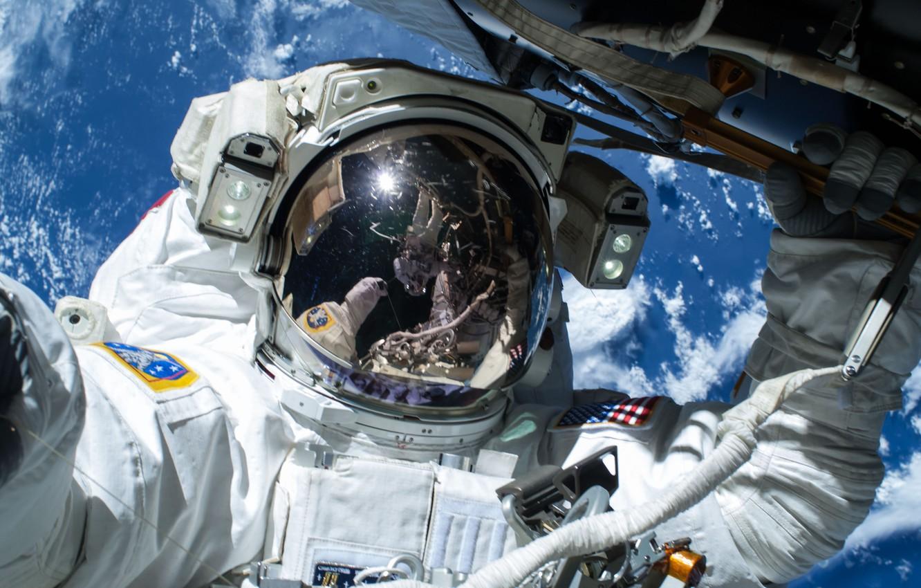 1332x850 Wallpaper the suit, Earth, ISS, astronaut image for desktop, section космос