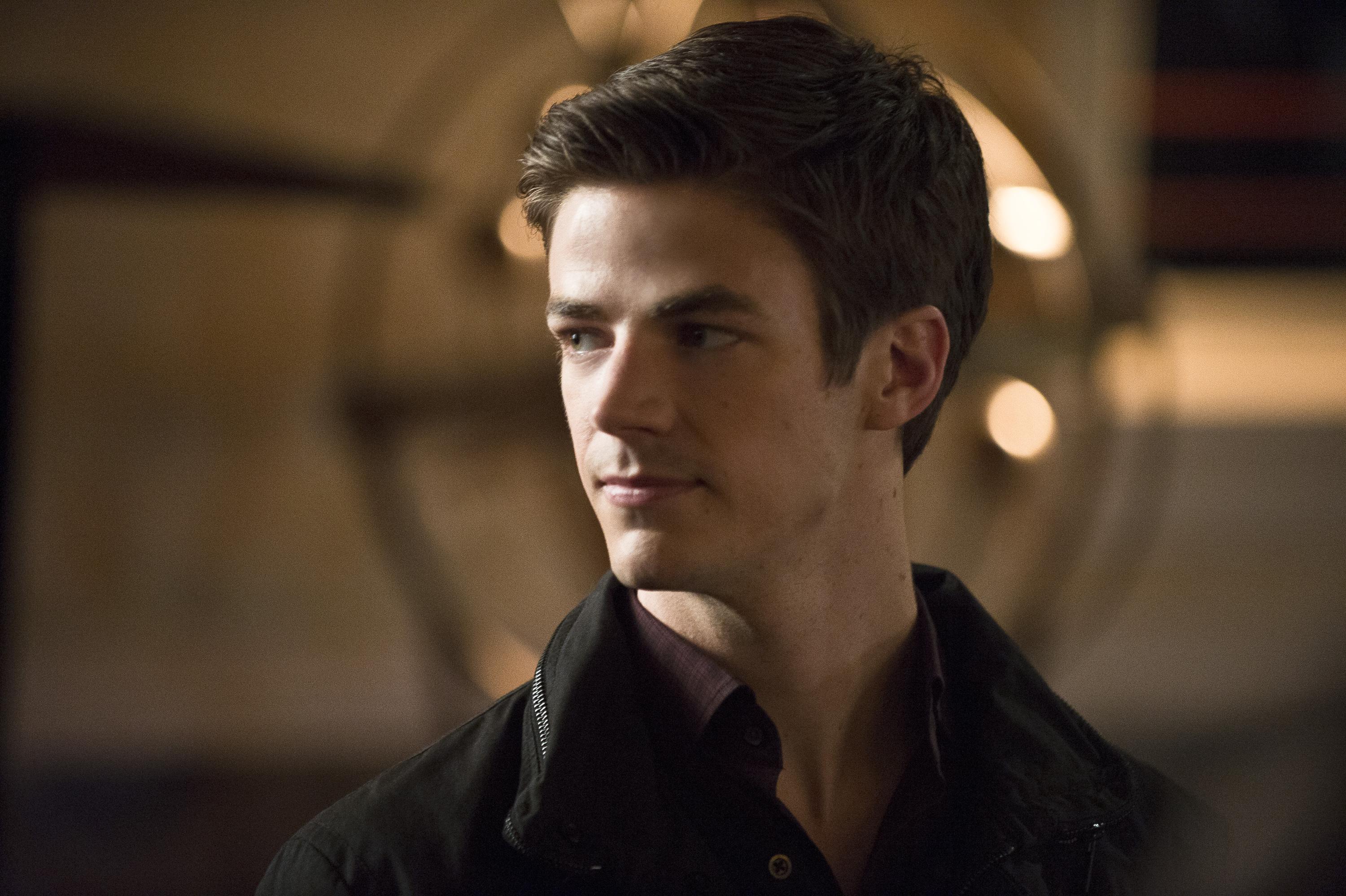 3000x1997 HD Grant Gustin Wallpaper