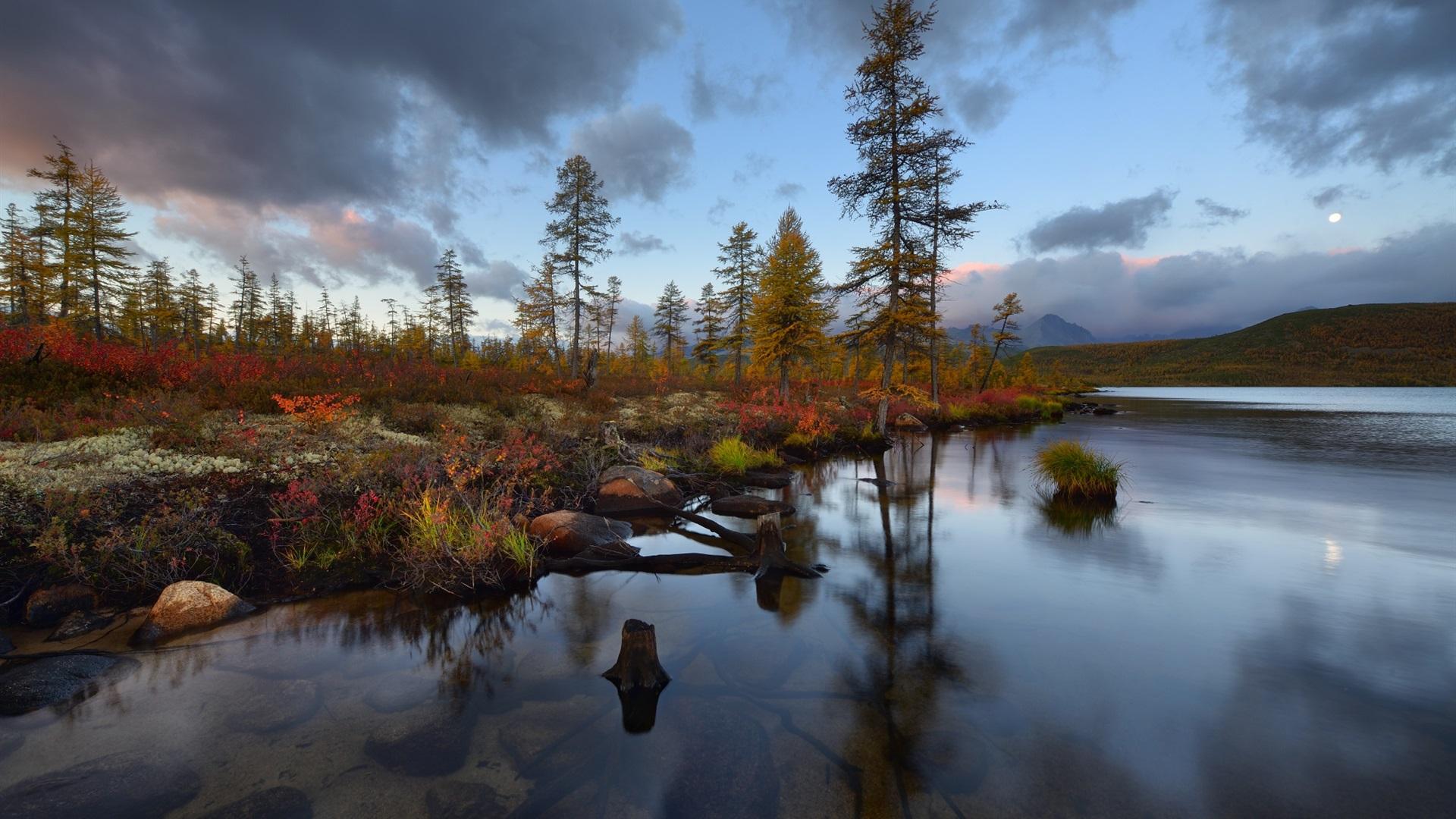 1920x1080 Wallpaper Kolyma, Jack London Lake, trees, autumn 1920x1200 HD Picture, Image