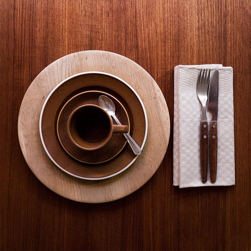 1024x1024 Dinner Setting iPad Wallpaper